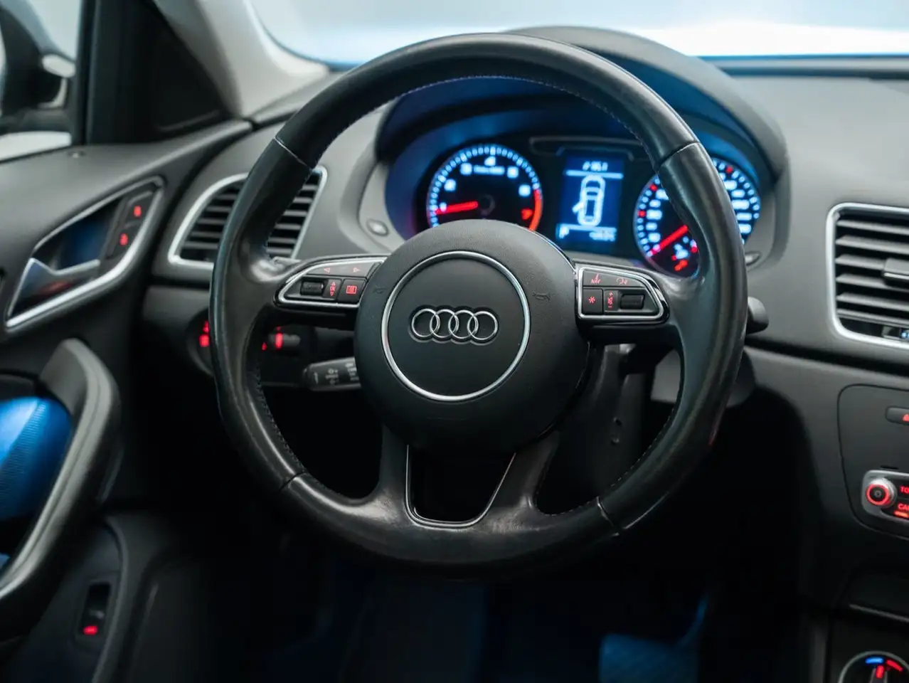 Audi Q3 снимка Audi Q3