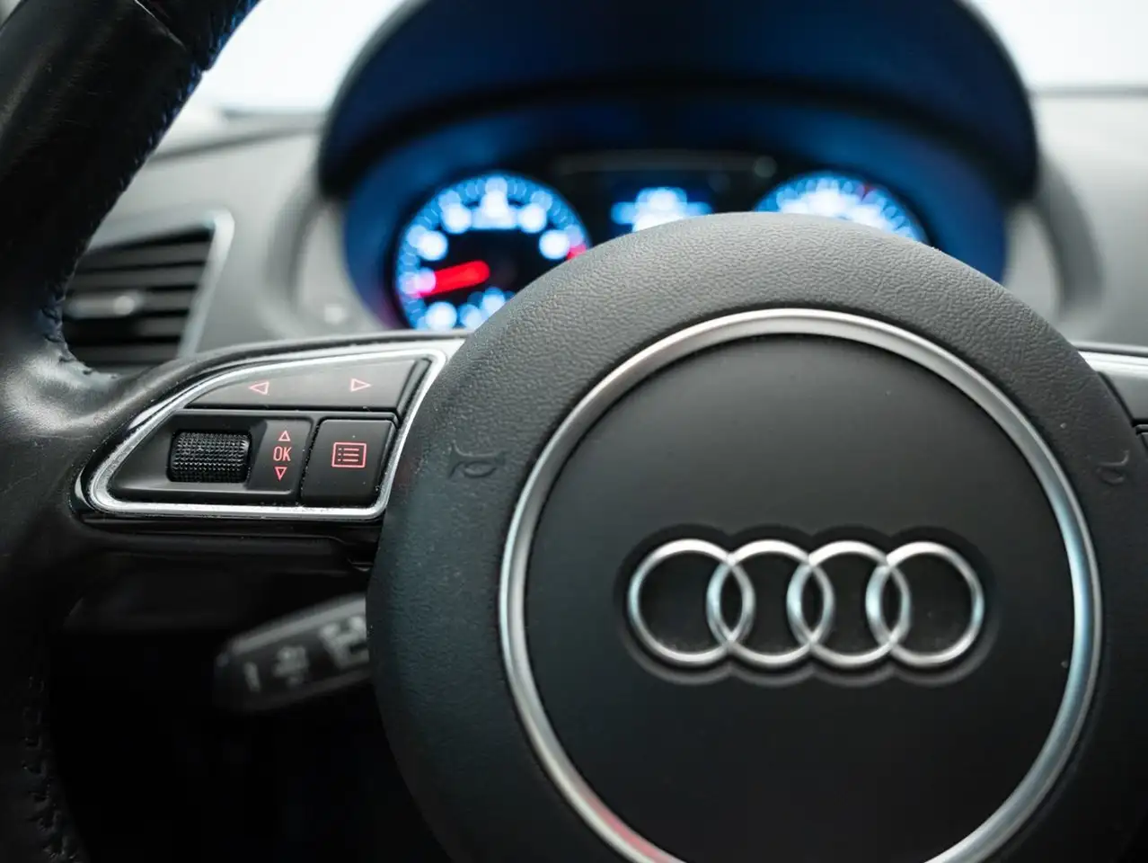 Audi Q3 снимка Audi Q3