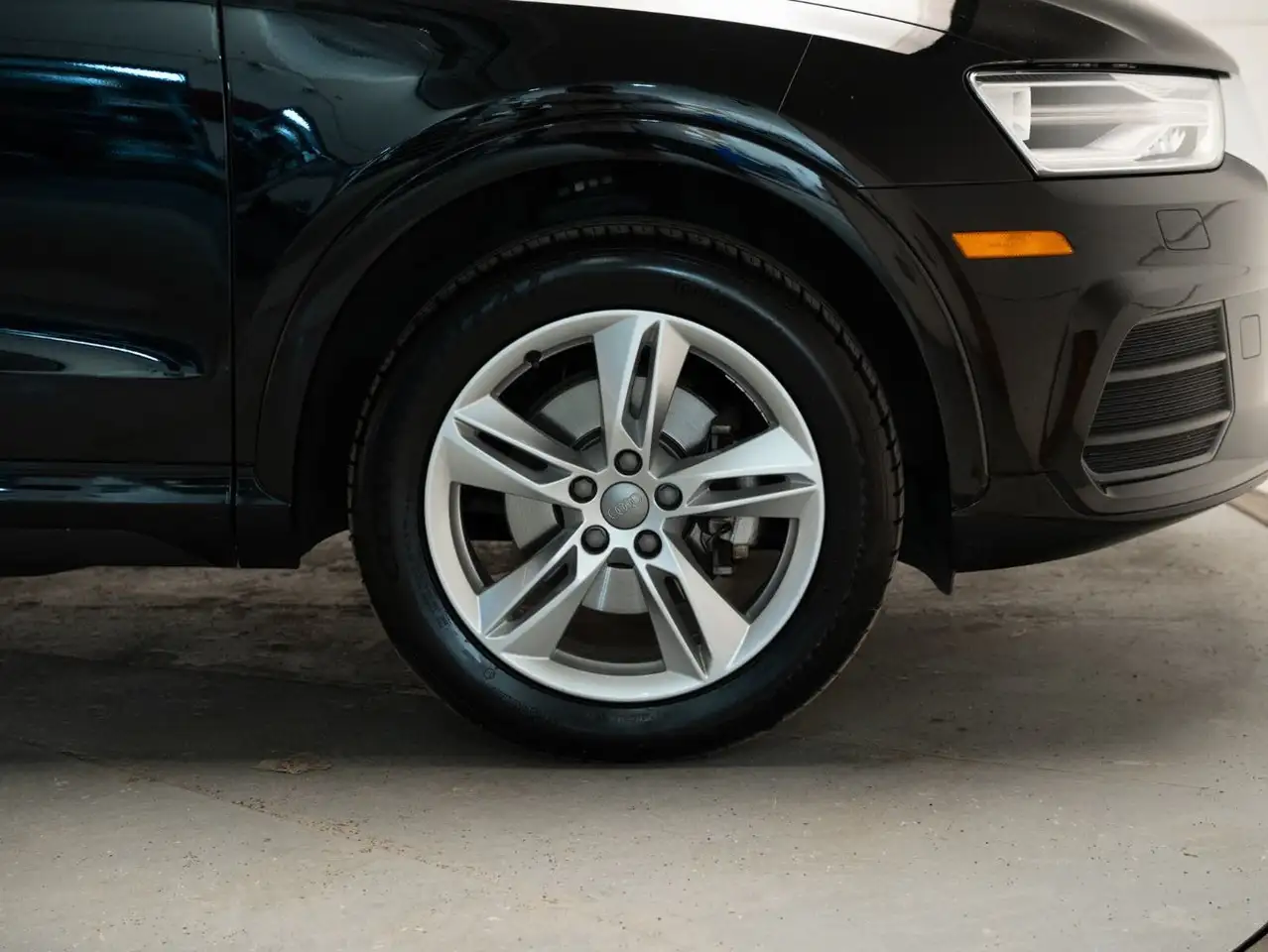 Audi Q3 снимка Audi Q3