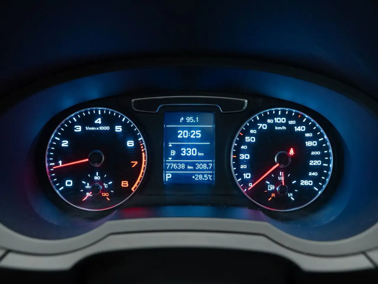 Audi Q3 снимка Audi Q3