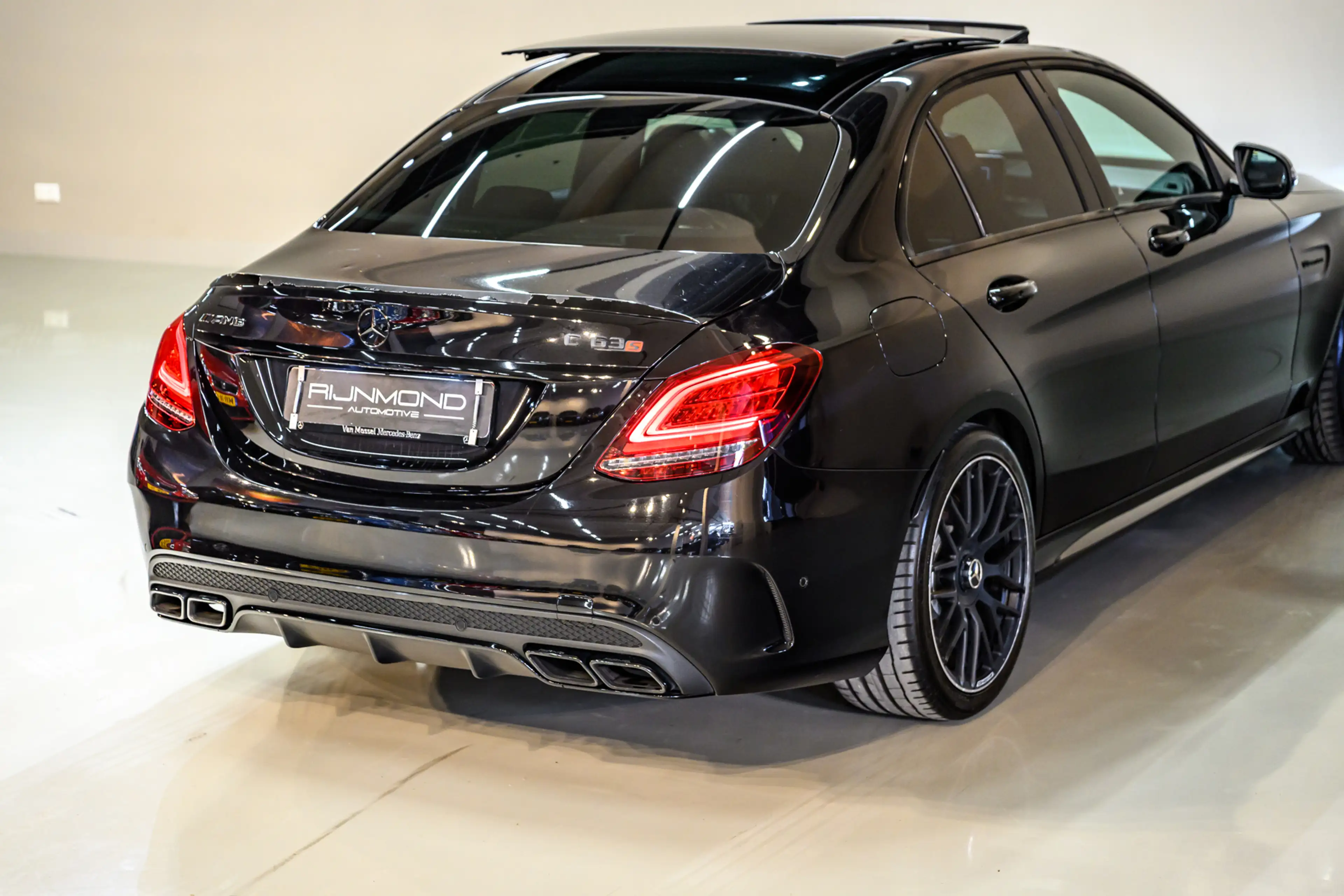 Mercedes-Benz C 63 AMG 63|Memory|360-Camera|Pano|Acc|Export — photo 9