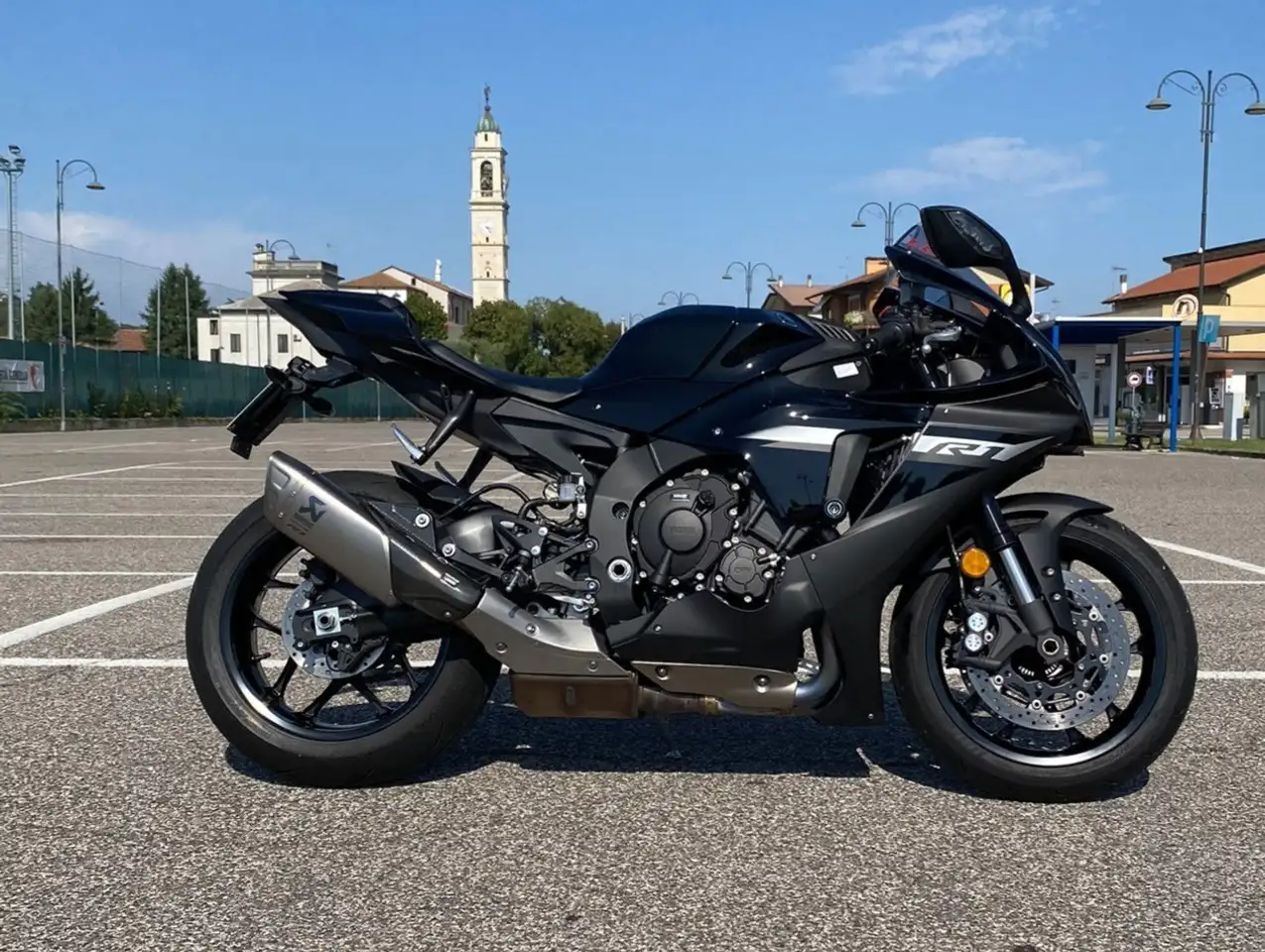 Yamaha YZF-R1