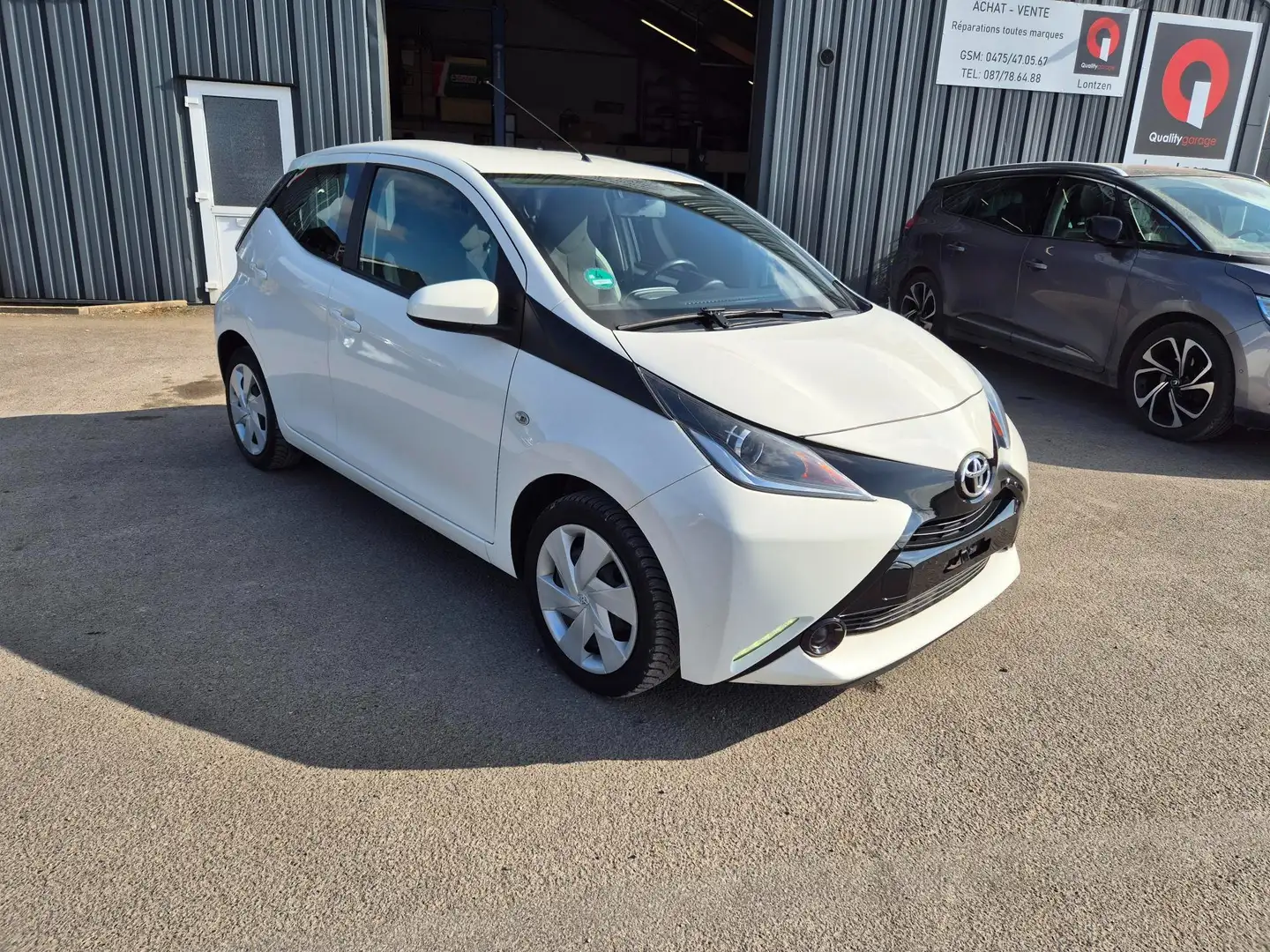 Toyota Aygo KGB40(H) Blanc - 2