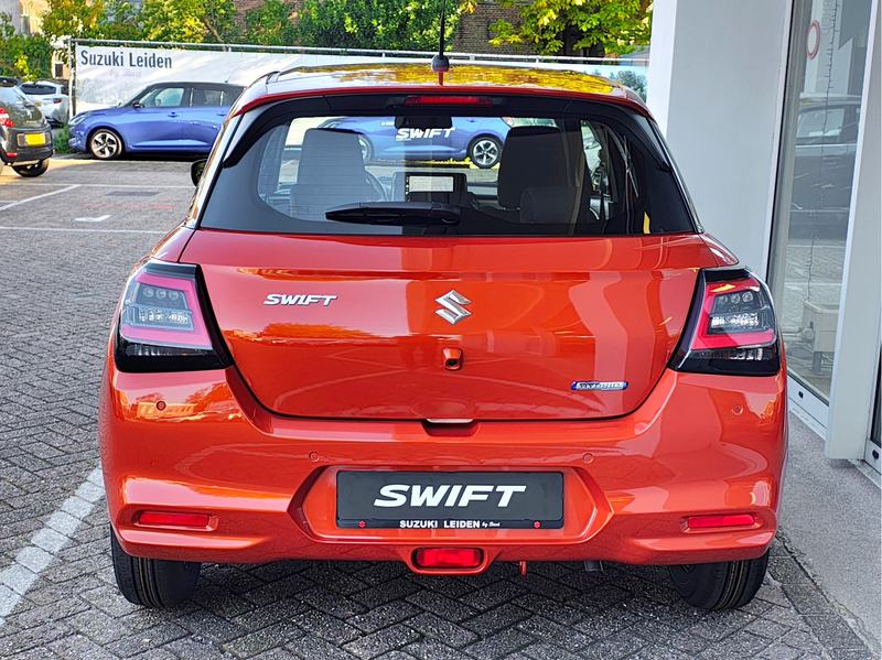 Suzuki Swift 1.2 COMFORT SMART HYBRID Direct Leverbaar | Tot 10 — photo 4