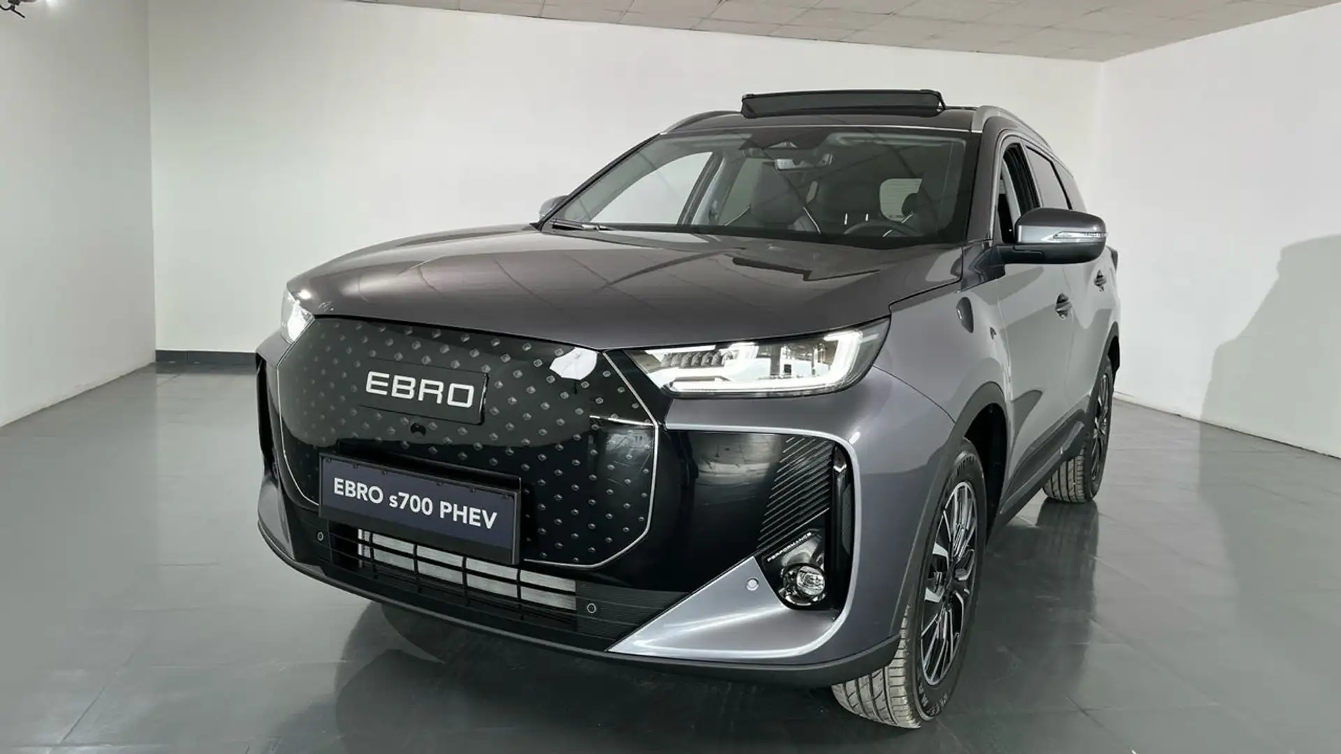 Ebro s700 1.5 TGDI PHEV Luxury E-CVT Grau - 2