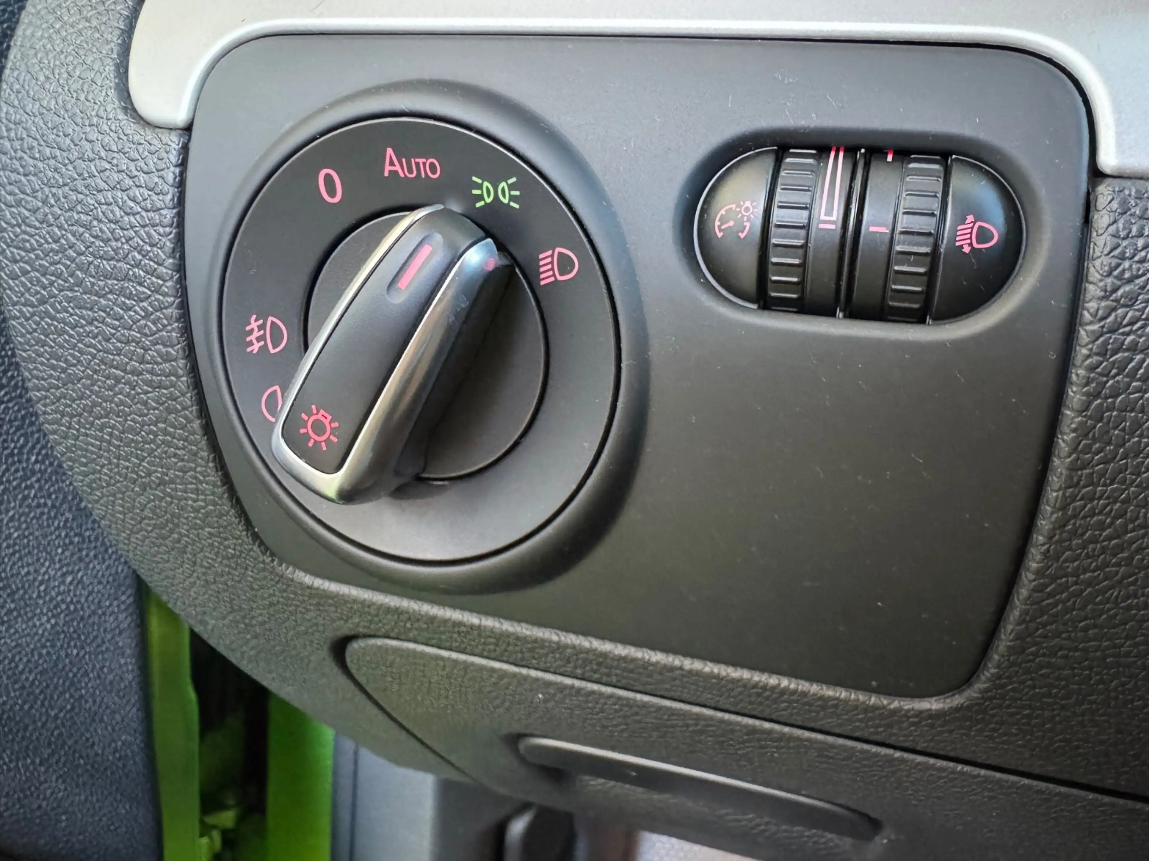 Volkswagen Scirocco TSI *Navi/Sitzhzg./PDC/DVD/Bluetooth* — photo 28