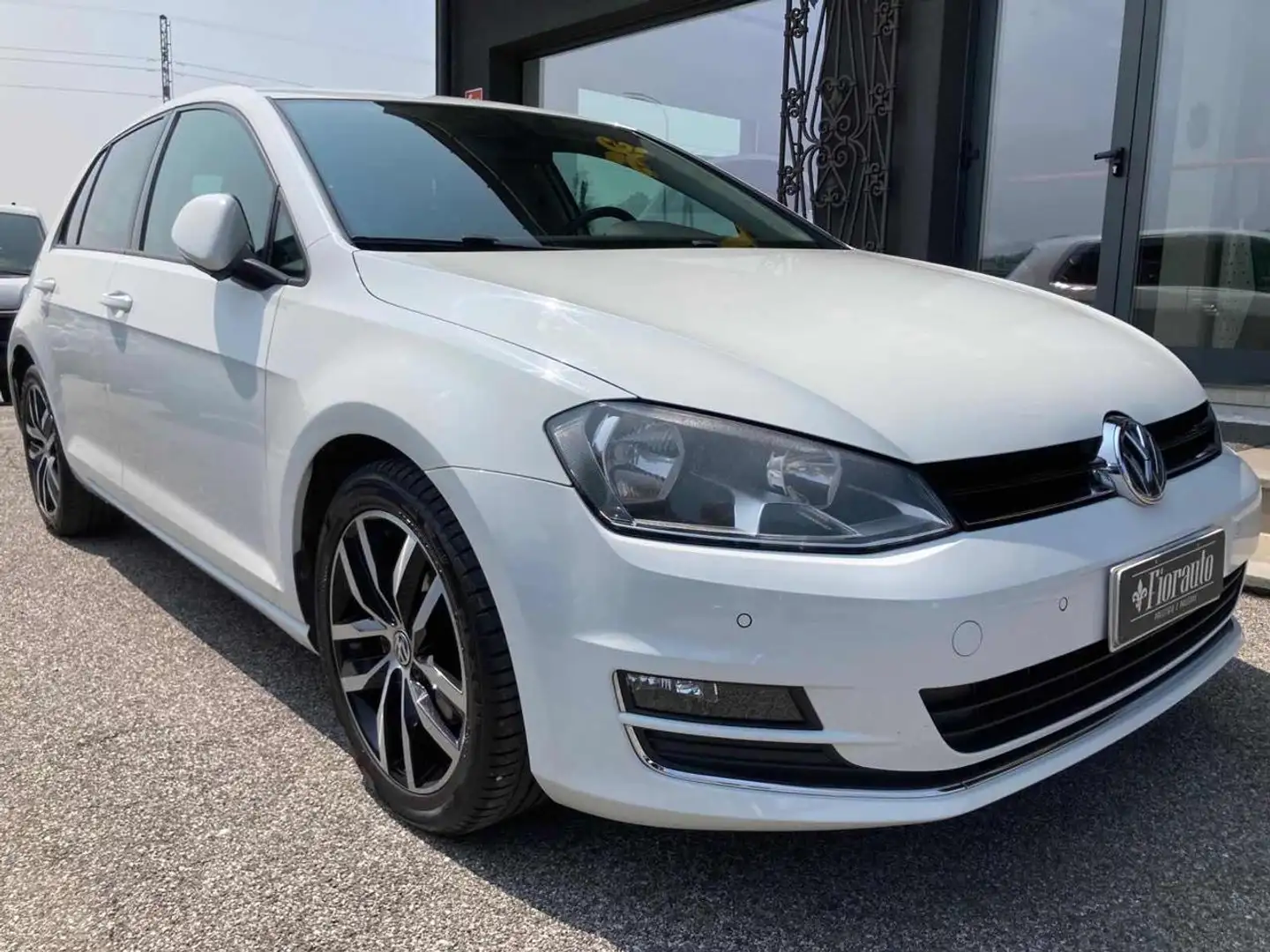 Volkswagen Golf 1.6 TDI 110 CV DSG 5p. Highline BlueMotion Technol Bianco - 2