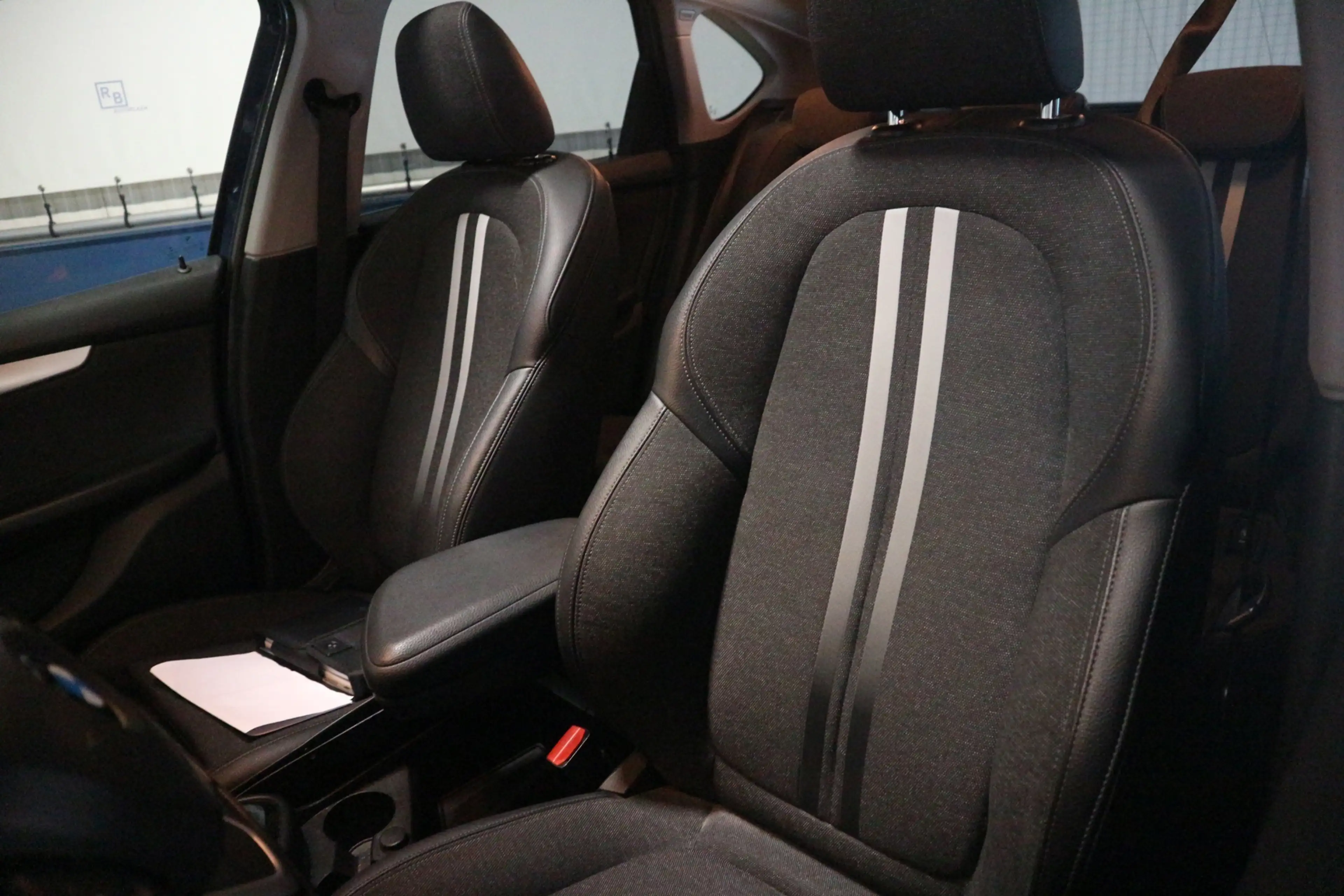 BMW 218 2-serie Active Tourer 218i AUT + PANO + SPORT + XE — photo 12
