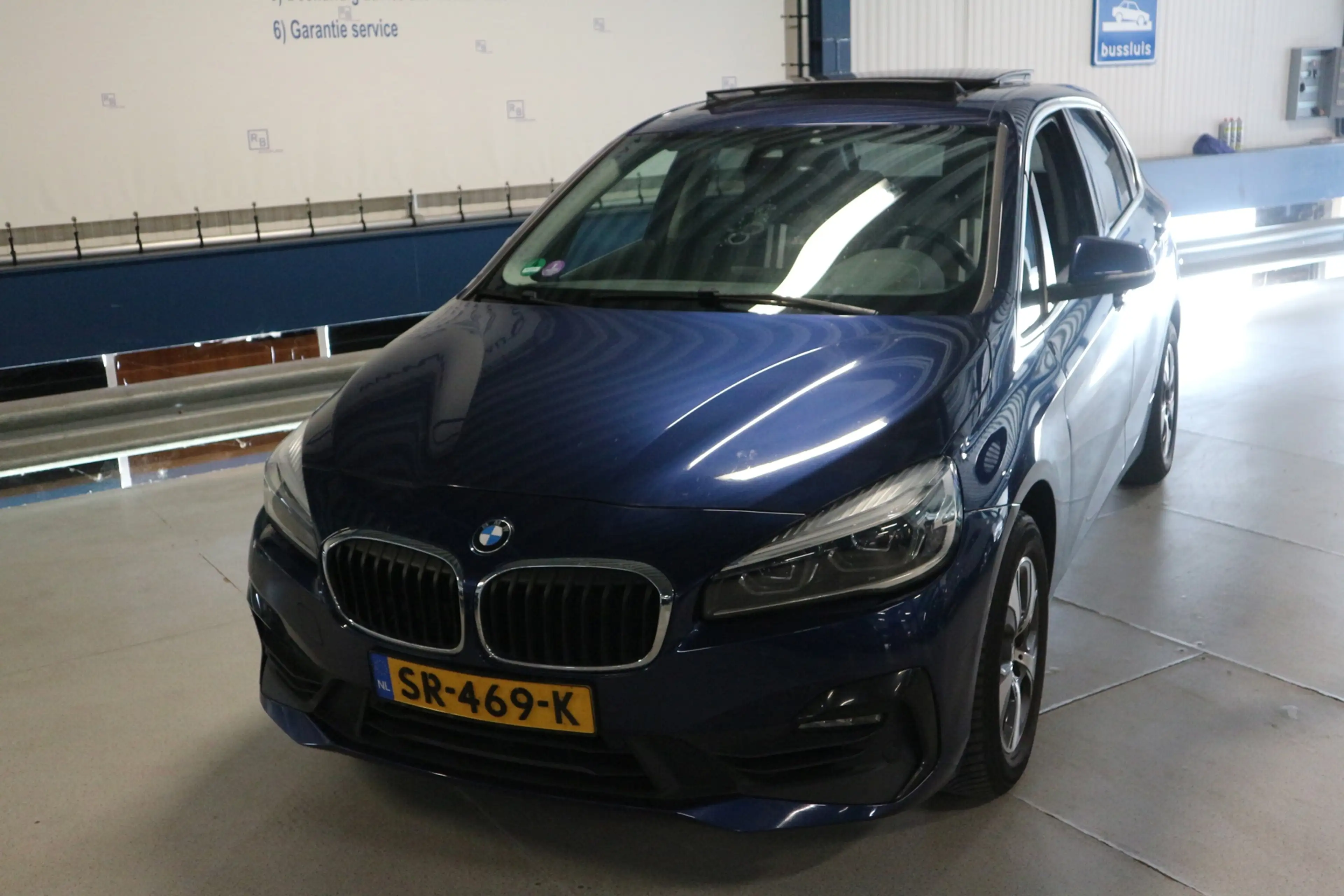 BMW 218 2-serie Active Tourer 218i AUT + PANO + SPORT + XE — photo 5