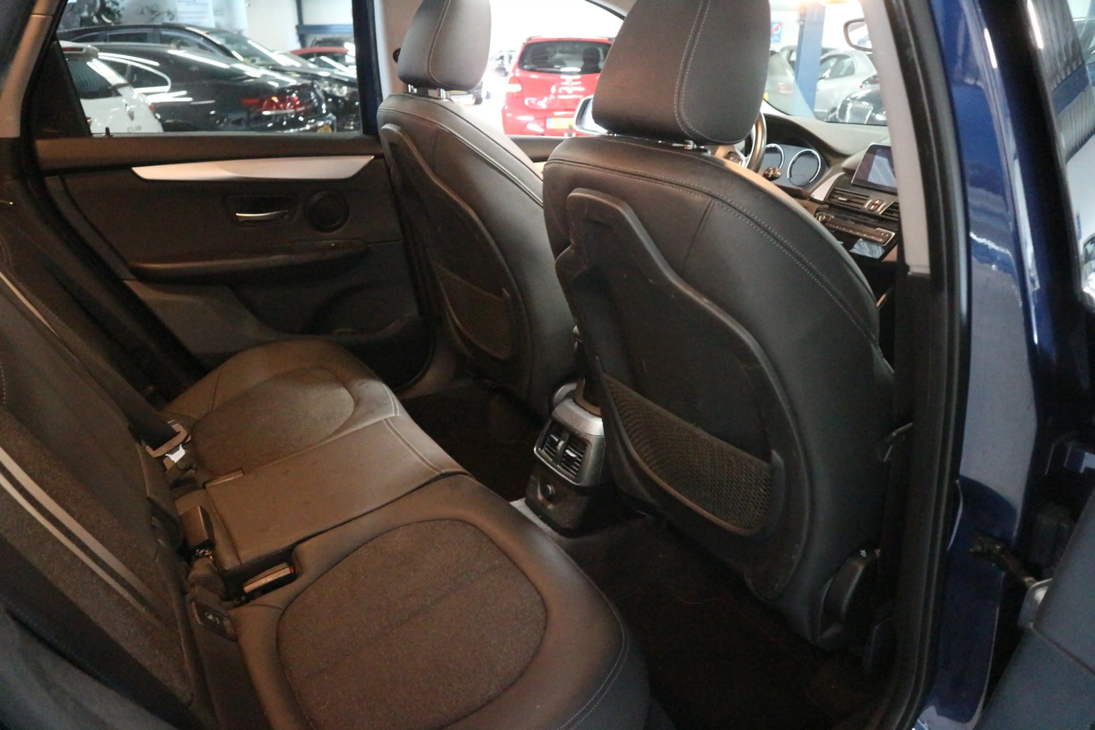 BMW 218 2-serie Active Tourer 218i AUT + PANO + SPORT + XE — photo 8