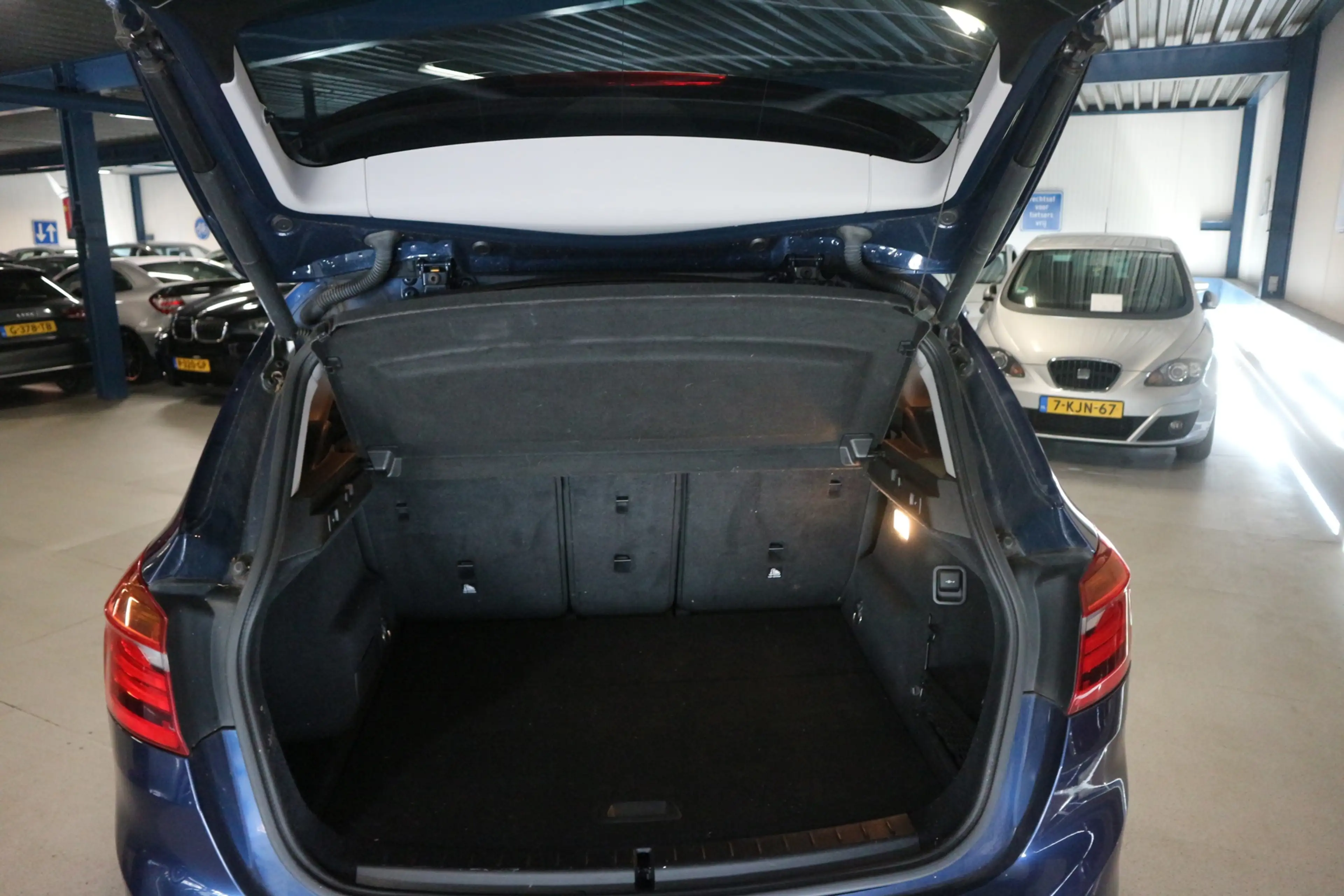 BMW 218 2-serie Active Tourer 218i AUT + PANO + SPORT + XE — photo 10