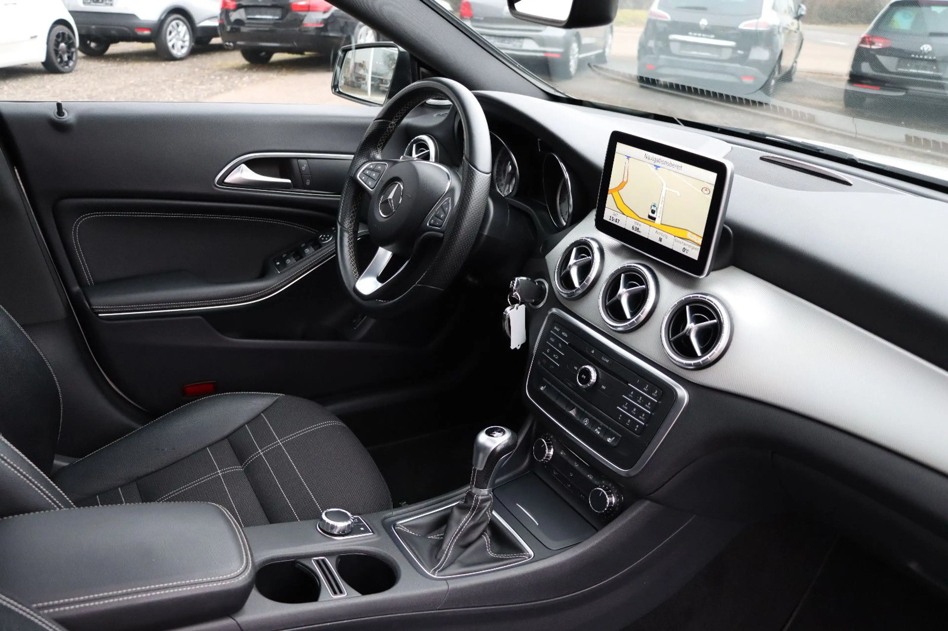 Mercedes-Benz CLA 180 KAMERA NAVI — photo 7