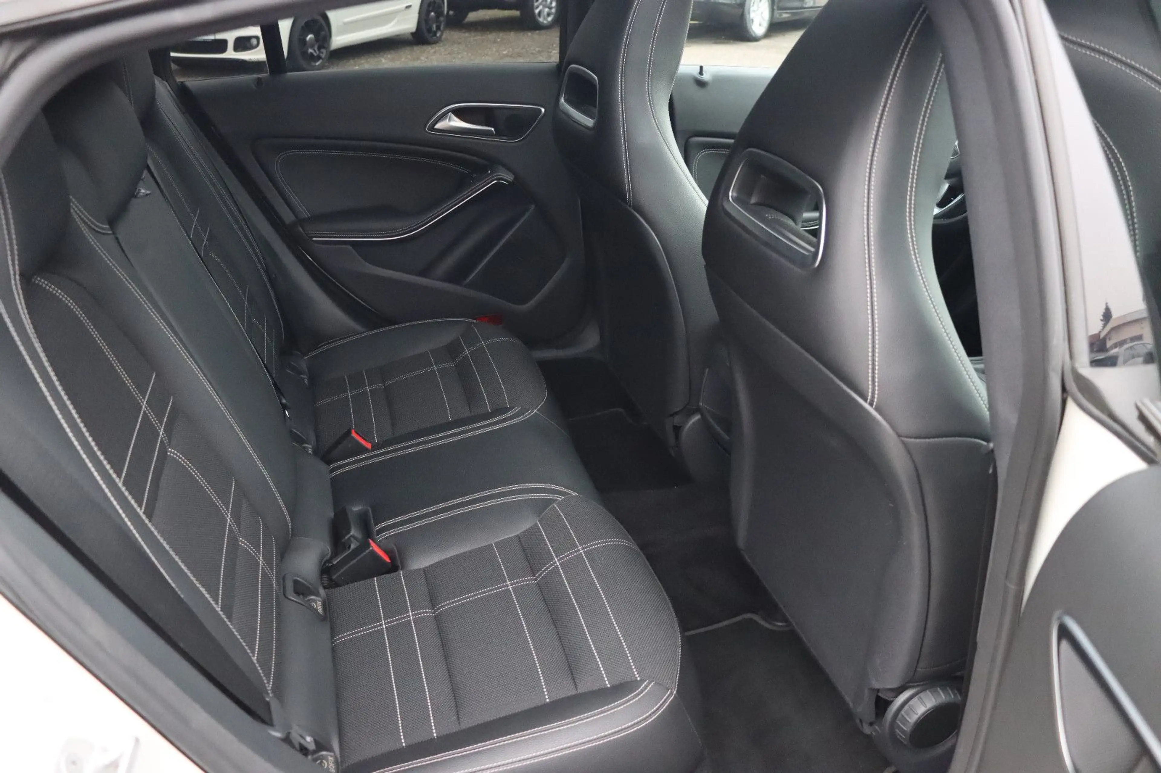 Mercedes-Benz CLA 180 KAMERA NAVI — photo 9