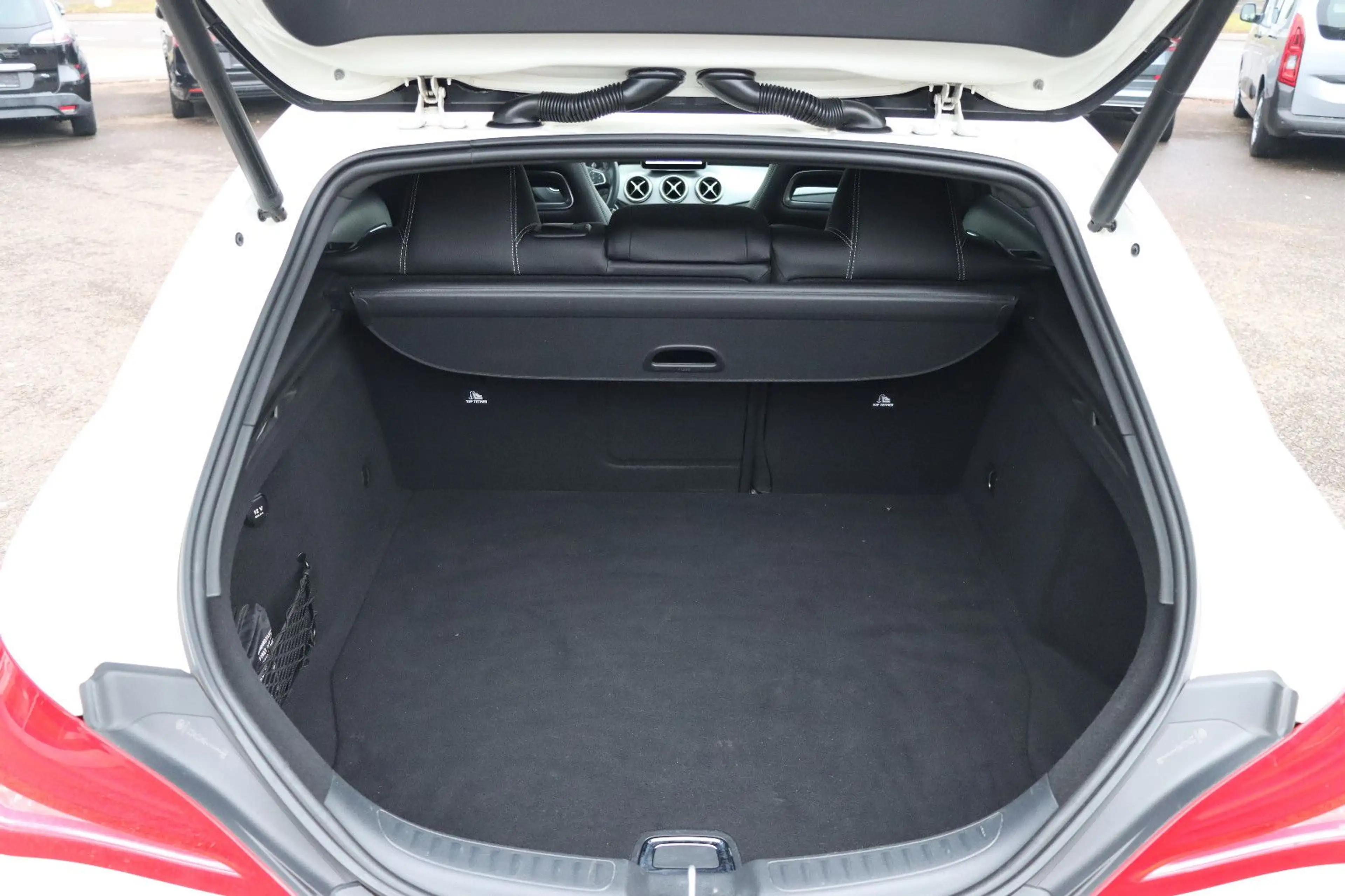 Mercedes-Benz CLA 180 KAMERA NAVI — photo 14