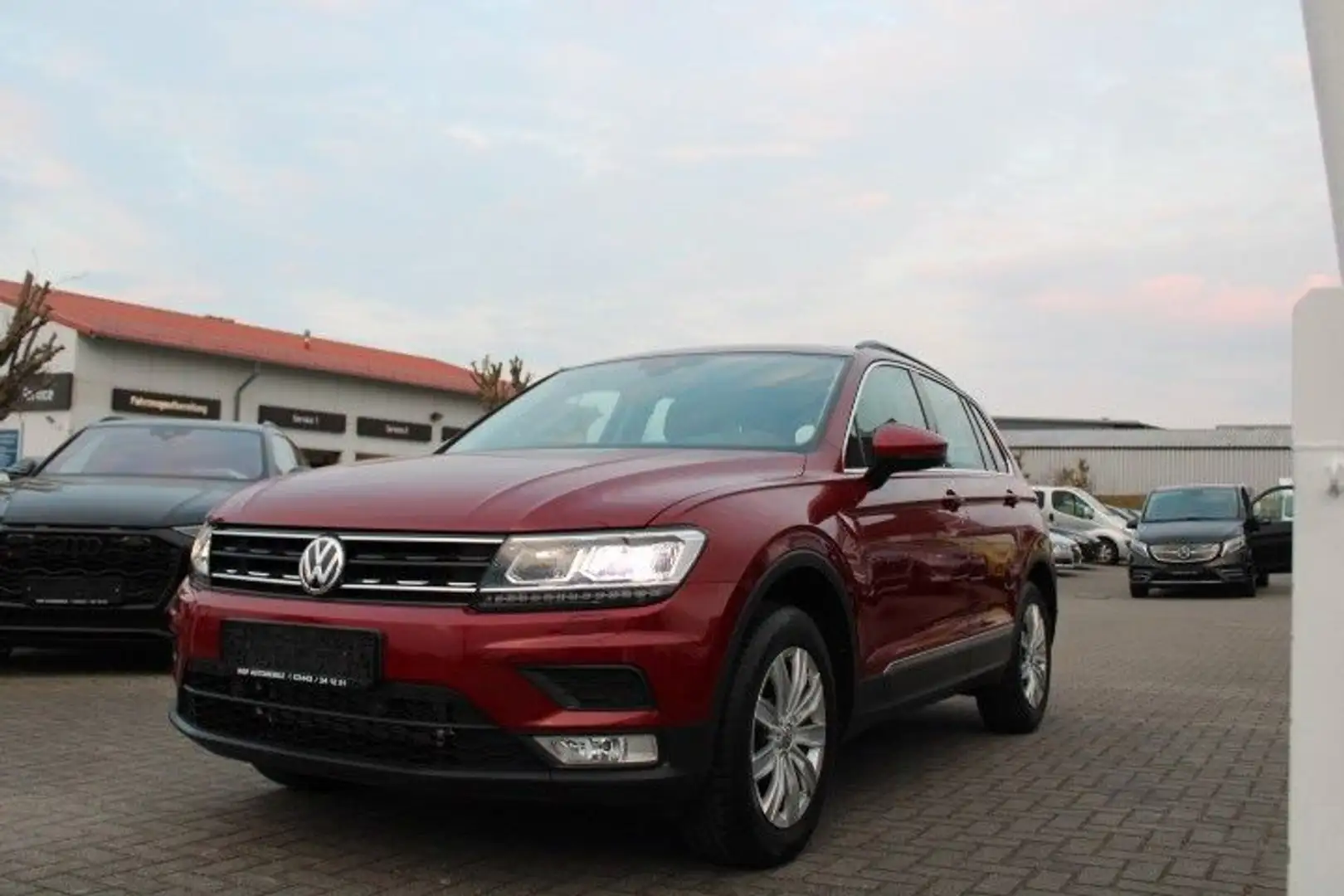 Volkswagen Tiguan Comfortline  4Motion,DSG,LED,Sport,SHZ Rosso - 2