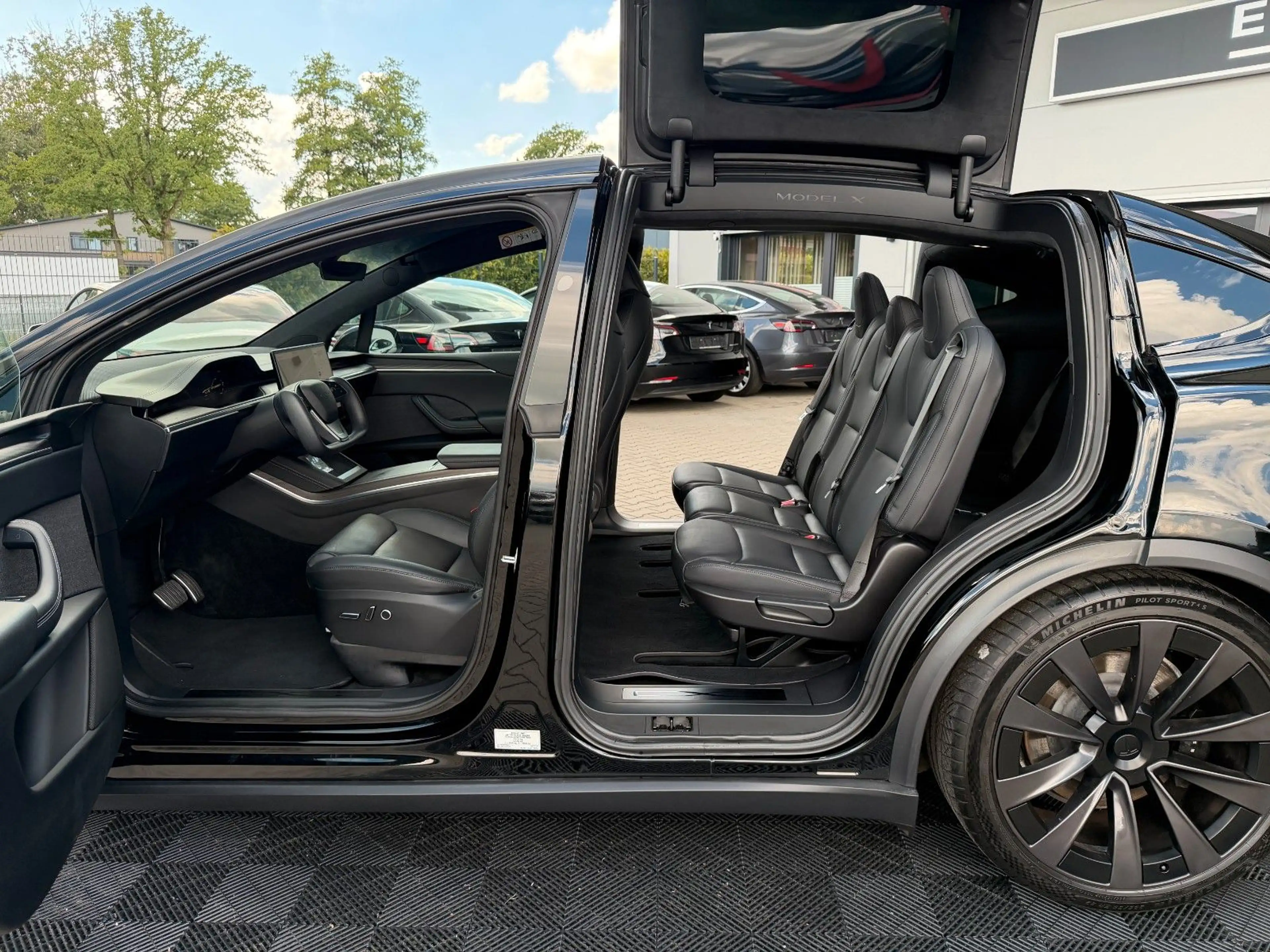 Tesla Model X MODEL X PALLADIUM |  HW 4 USS | 7 SEATER | — photo 15