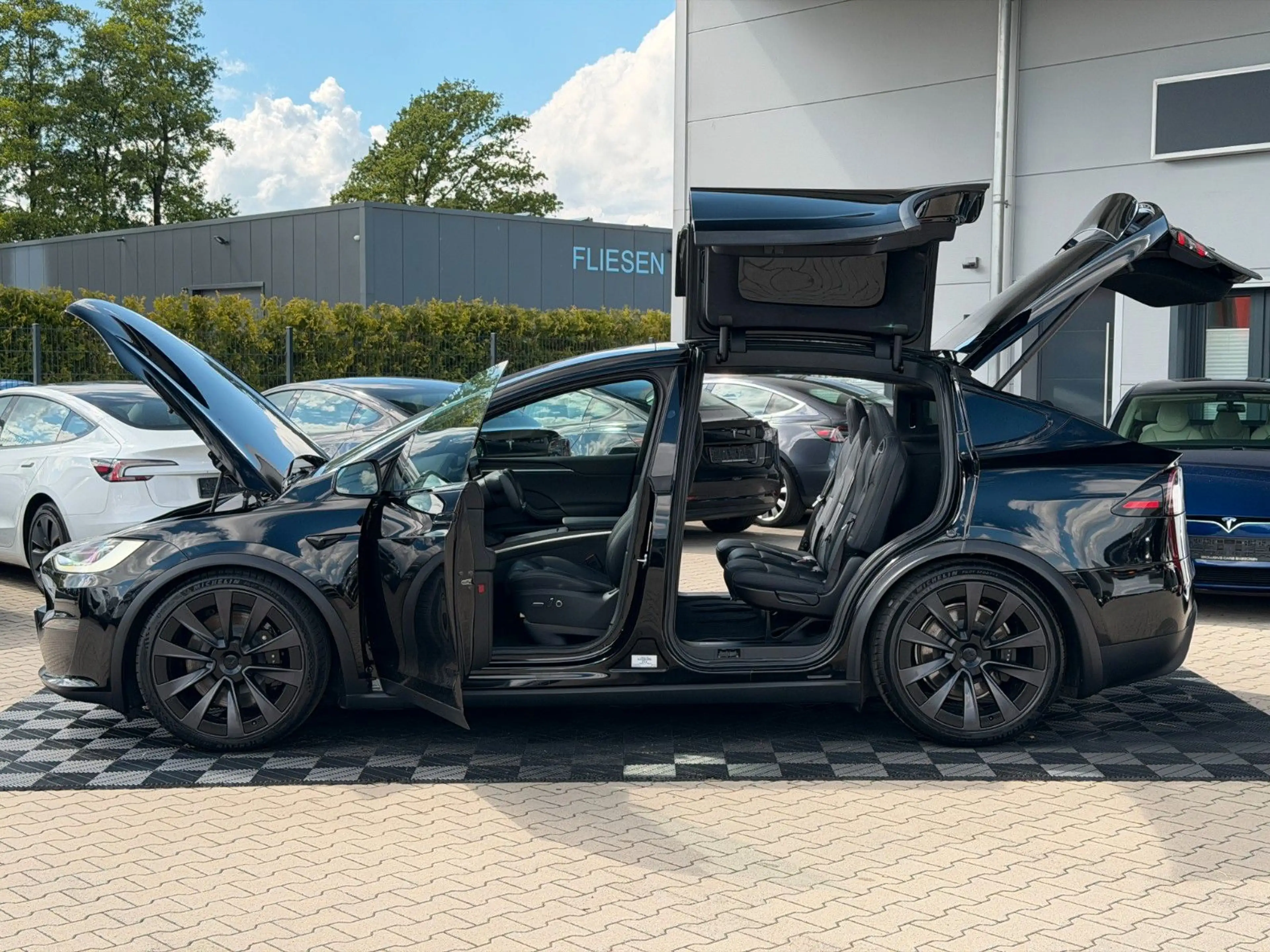 Tesla Model X MODEL X PALLADIUM |  HW 4 USS | 7 SEATER | — photo 3