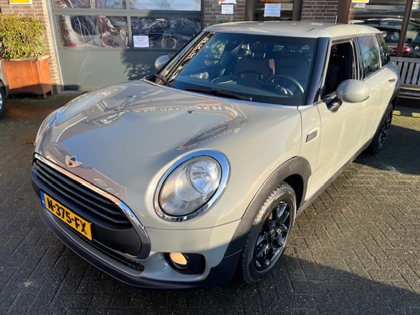 MINI One Clubman 1.5 Grijs - 1