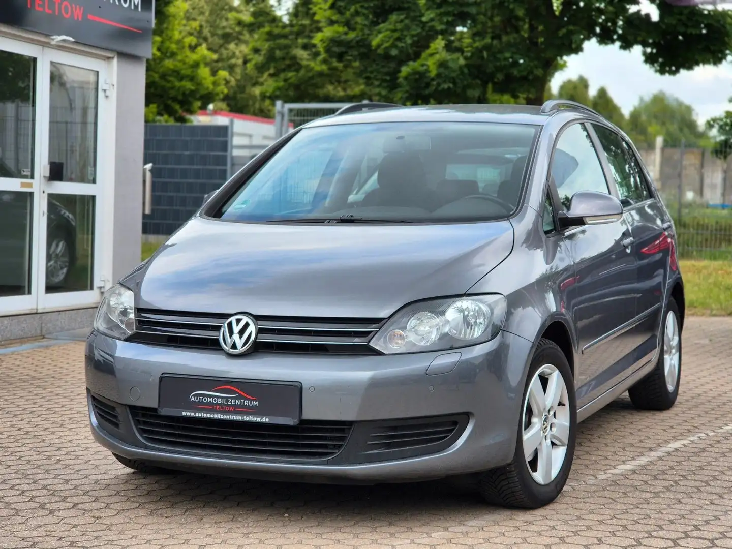 Volkswagen Golf Plus 1.2 TSI DSG Comfortline 1. Hand PDC Grau - 1
