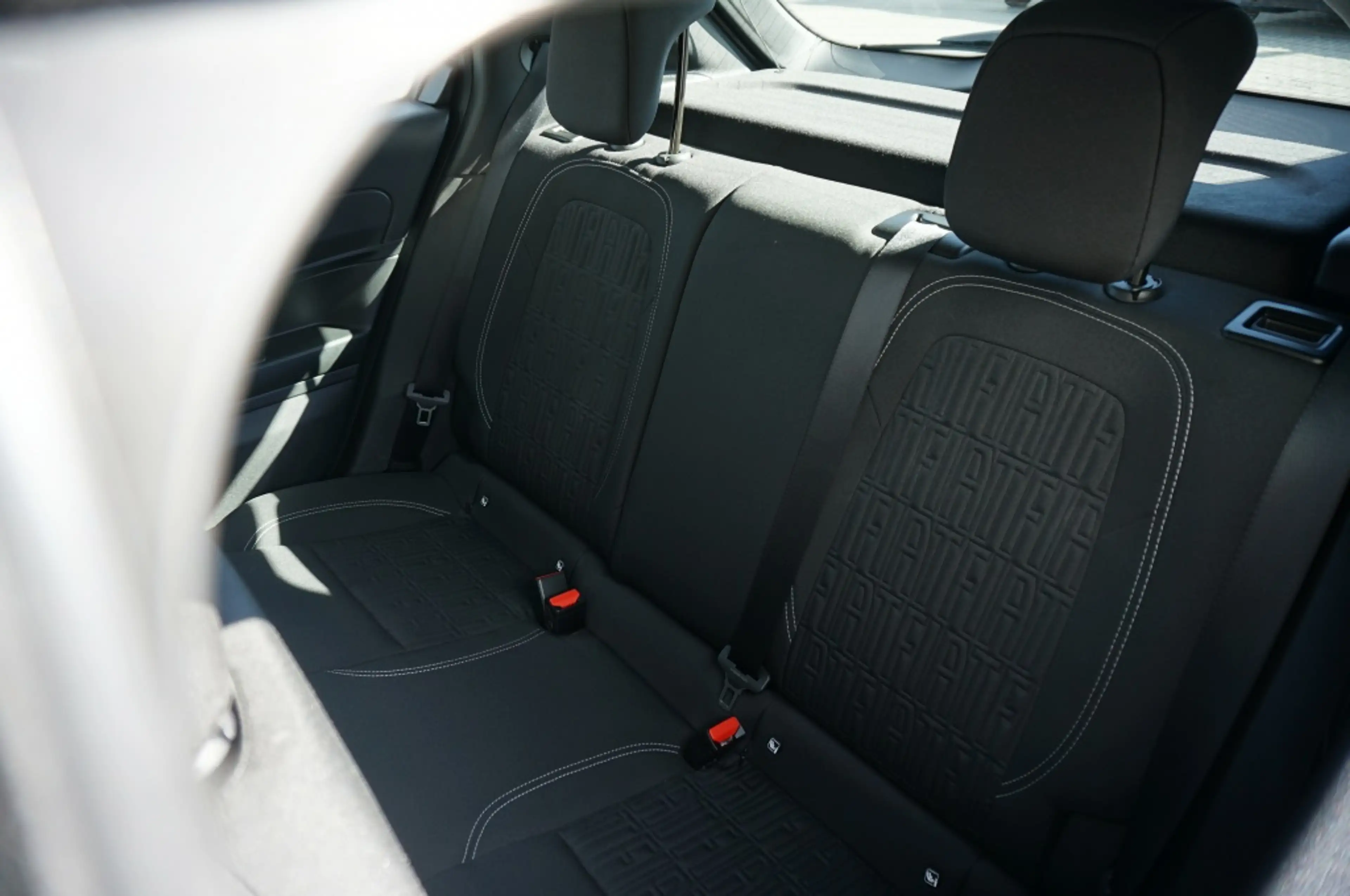 Fiat 600 101PK Hybrid Urban AUTOMAAT | CARPLAY | 17" LICHTM — photo 14