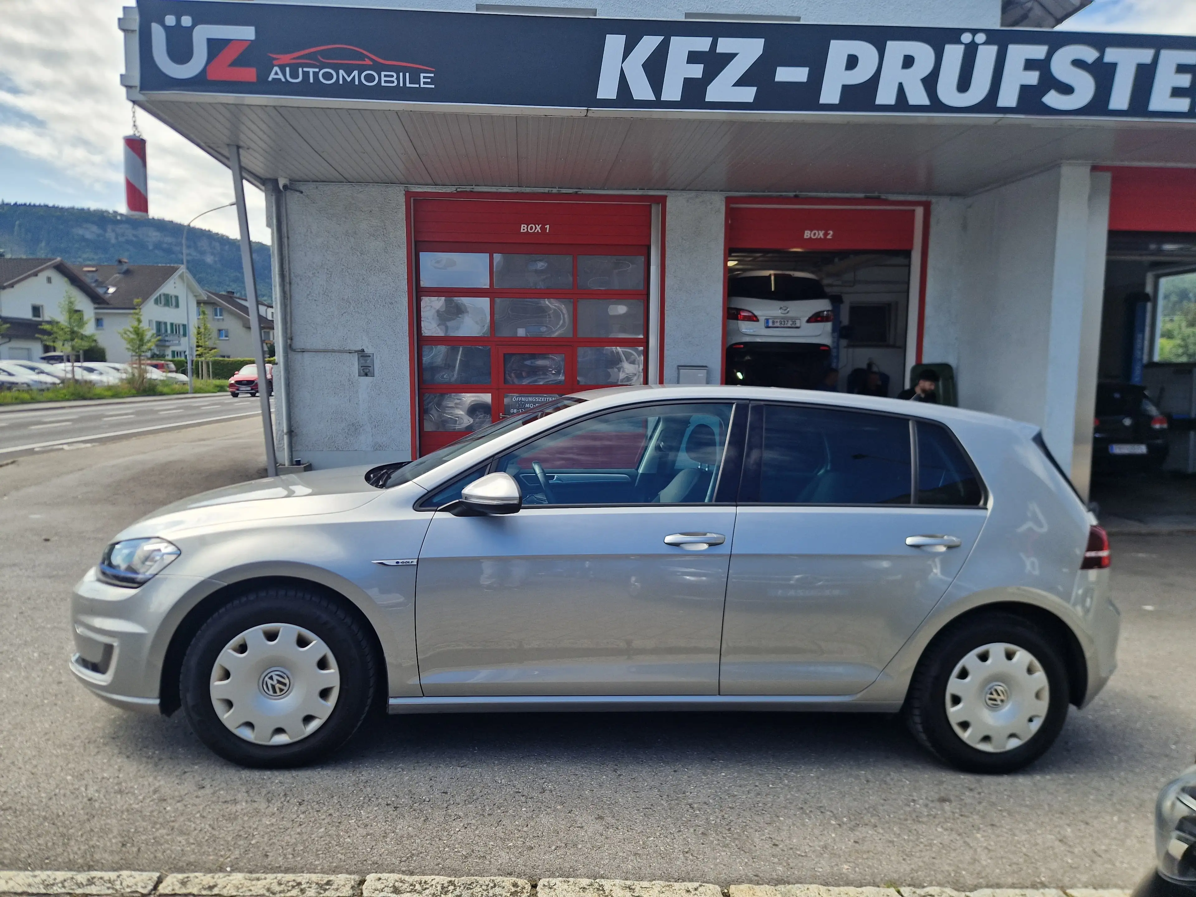 Volkswagen e-Golf — photo 7