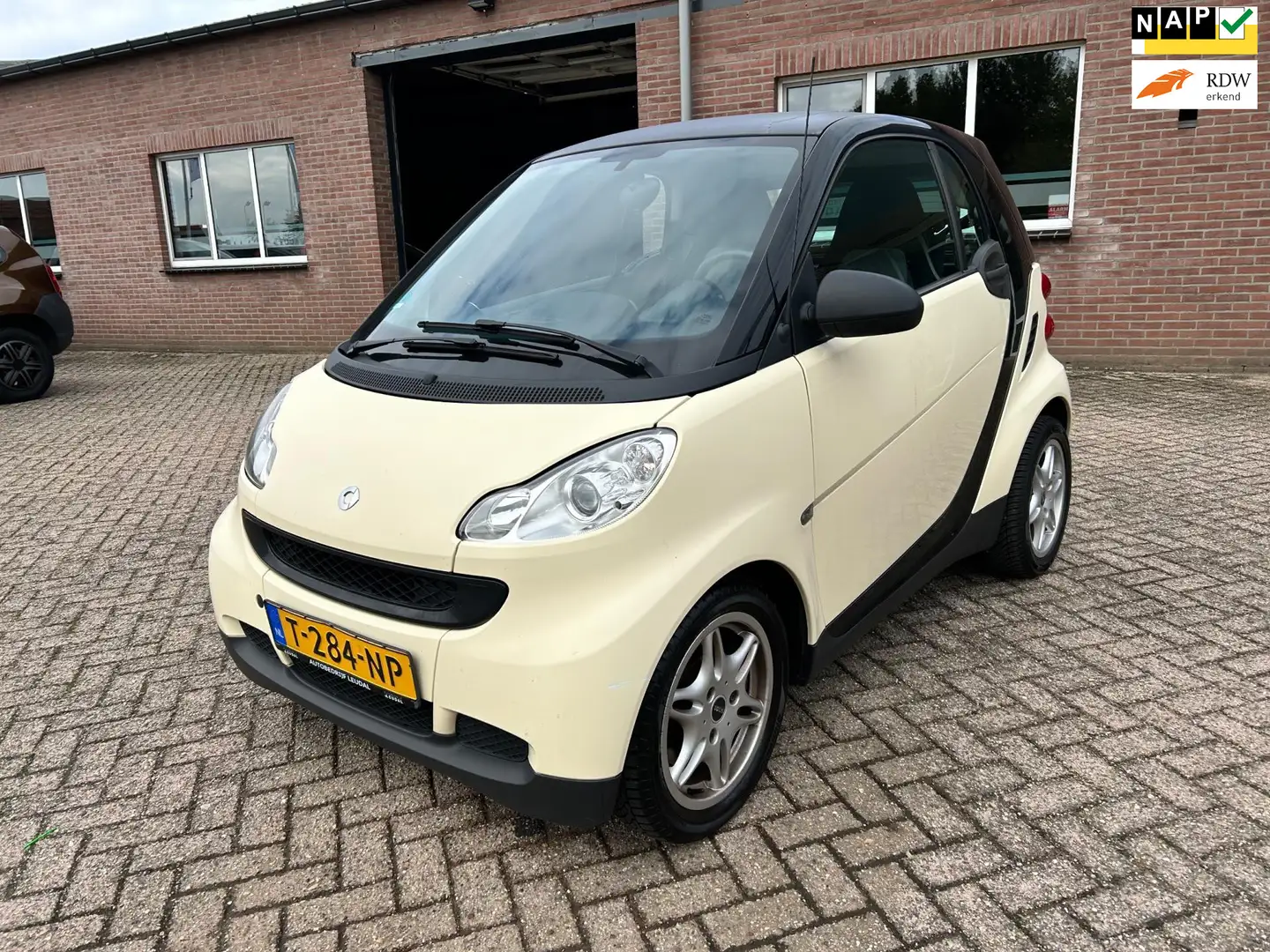 smart forTwo coupé 1.0 mhd Edition Pure // Nieuwe APK Zwart - 1