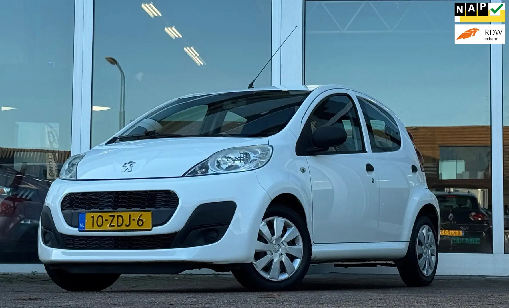 Peugeot 107 1.0i 12V Access Accent Airco Mooi! Nieuwe APK Wit - 1