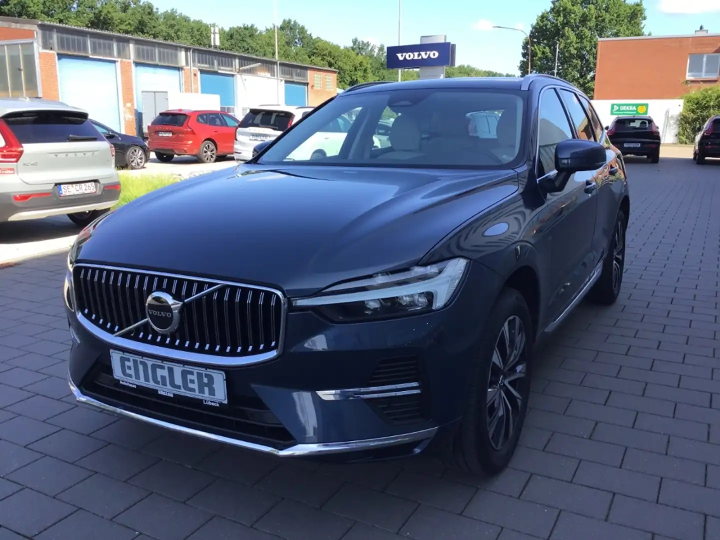 Volvo XC60 B4 (Diesel) Plus Bright Stdhzg. Leder Cam Blau - 2