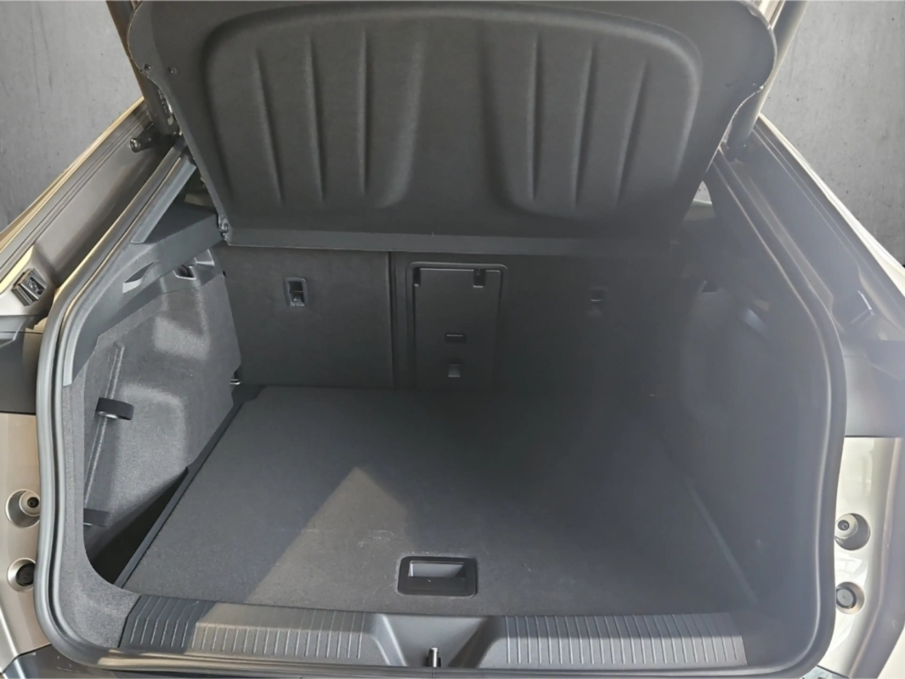 CUPRA Tavascan VZ 4Drive 250 kW (340 PS) 77 kWh Matrix HeadUp Nav — photo 9