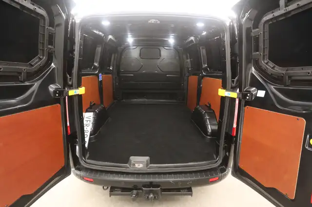 Ford Transit Custom view 3