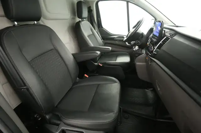 Ford Transit Custom view 10