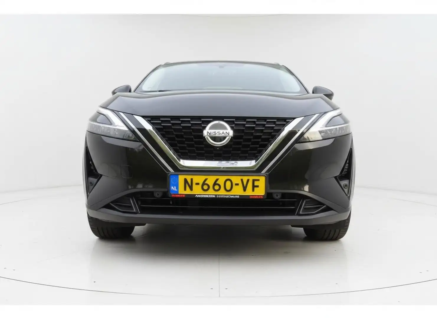 Nissan Qashqai 1.3 MHEV Premiere Edition Schwarz - 2