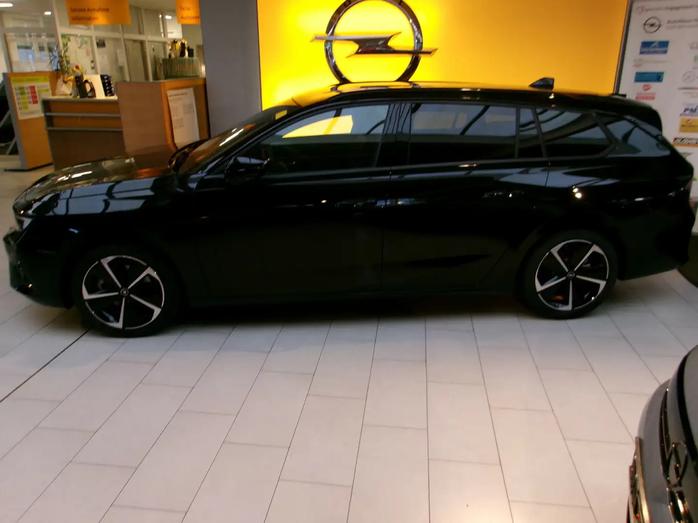 Opel Astra GS ST AHK Navi Klimaaut. SZHZG LED Noir - 2