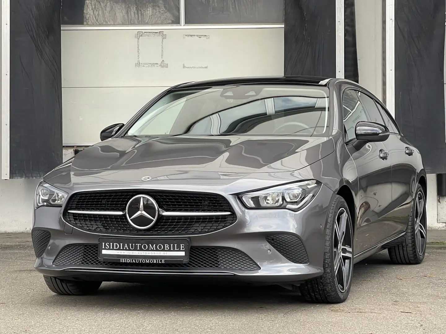 Mercedes-Benz CLA 200 d LED Distronic Panorama Gris - 1