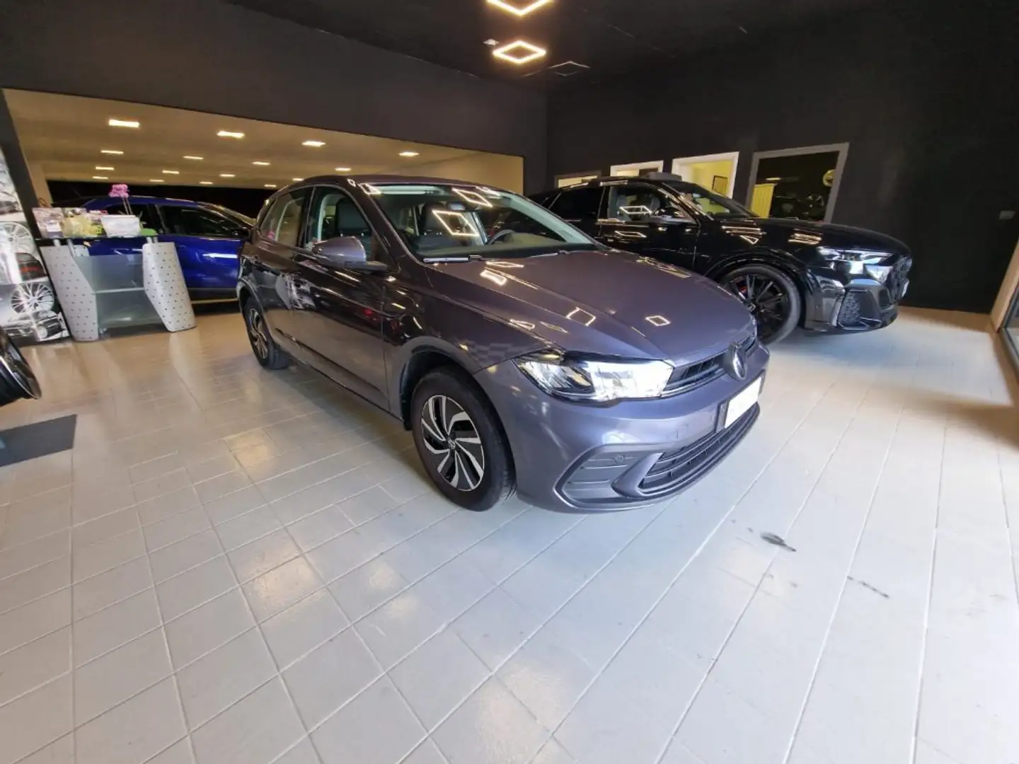 Volkswagen Polo 1.0 TSI Edition Plus Grigio - 1