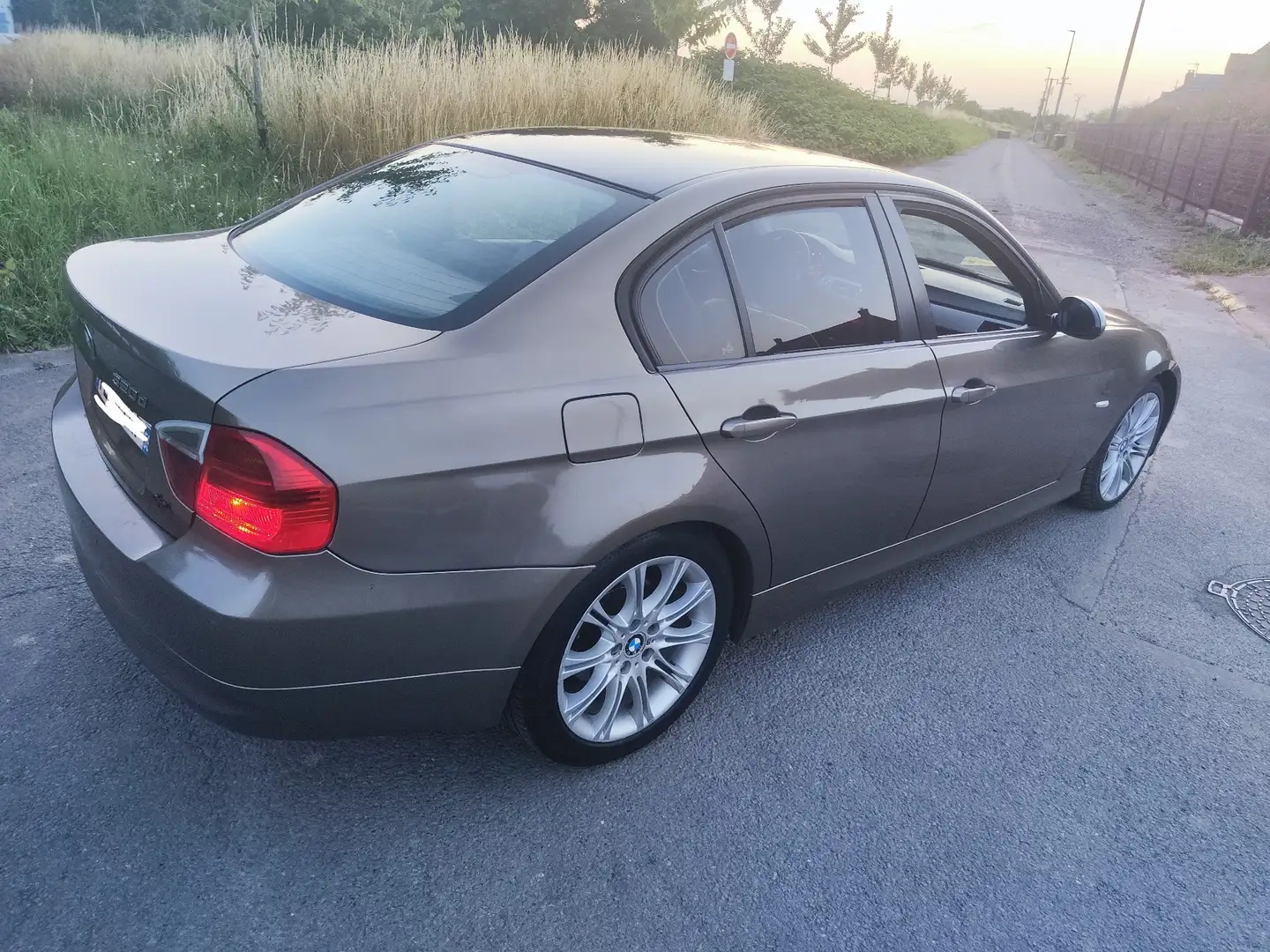 BMW 320 320d 163ch Luxe A - 2