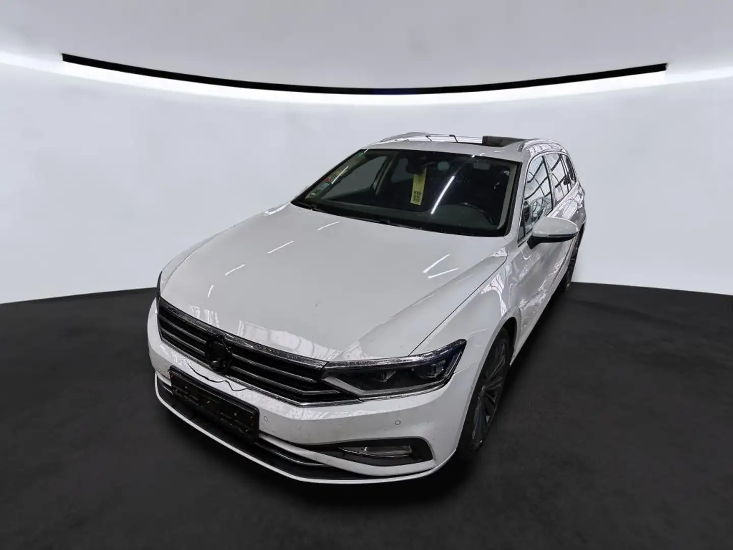 Volkswagen Passat Variant Business Leder/Pano/ACC/360Cam/AHK Weiß - 1