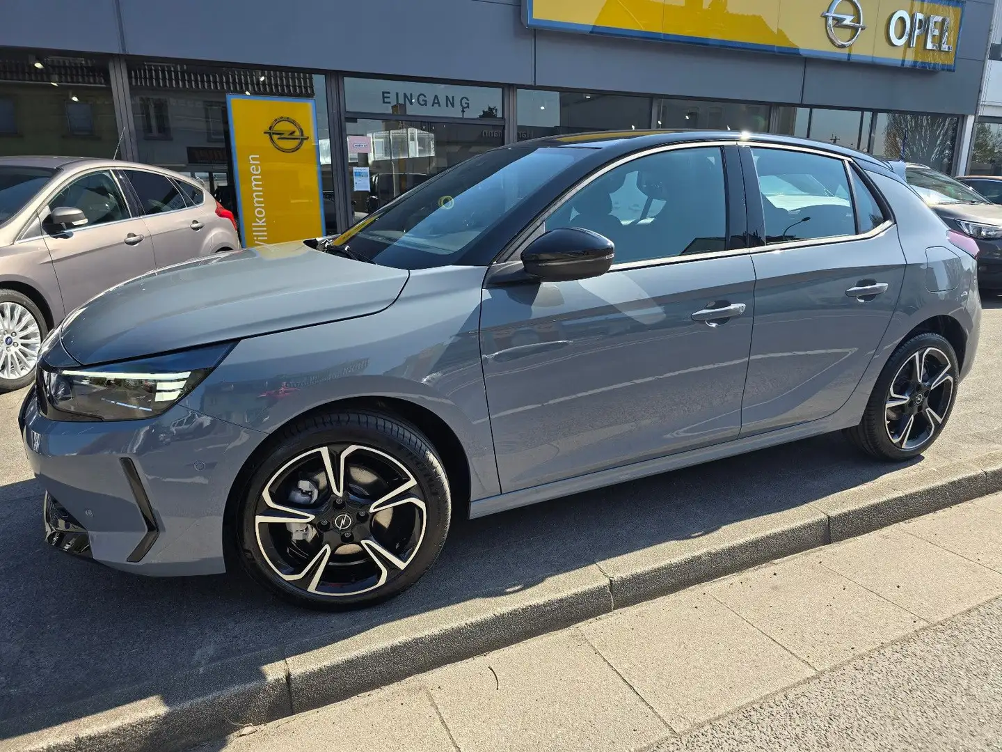 Opel Corsa F GS AUTOMATIK Grijs - 1