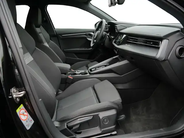 Audi A3 view 4