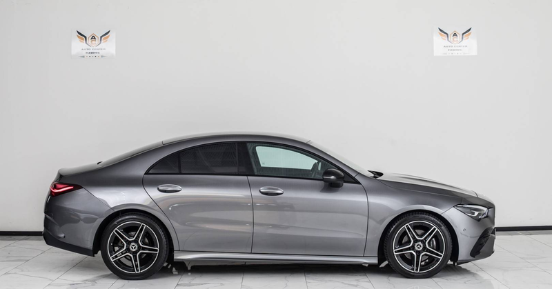 Mercedes-Benz CLA 180 PACK AMG / Boite automatique — photo 9