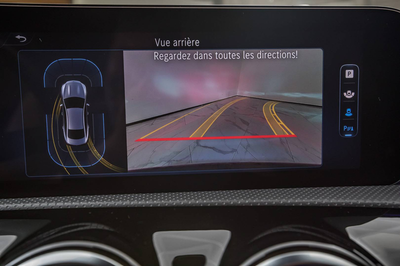 Mercedes-Benz CLA 180 PACK AMG / Boite automatique — photo 12