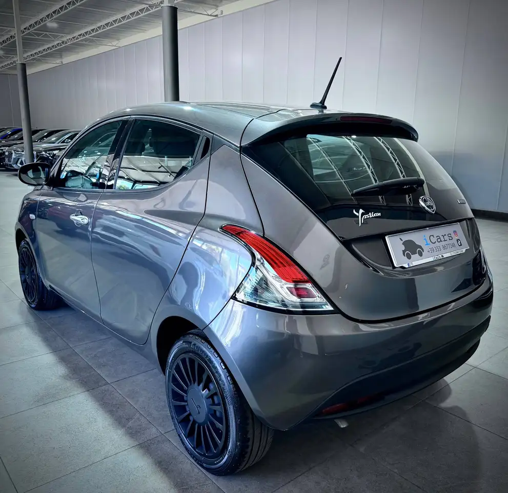 Lancia Ypsilon 2023 — фото 6
