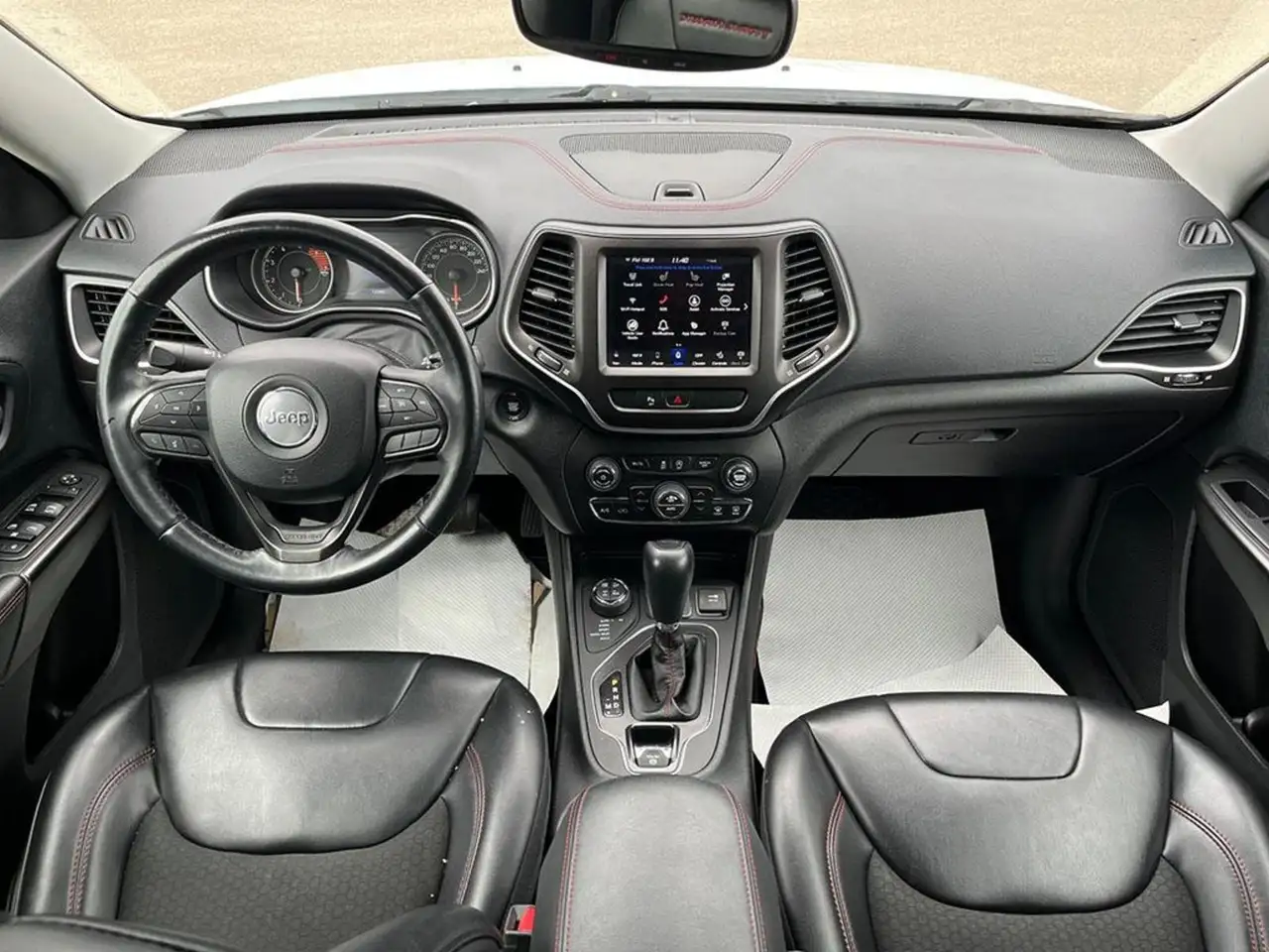 Jeep Cherokee снимка Jeep Cherokee