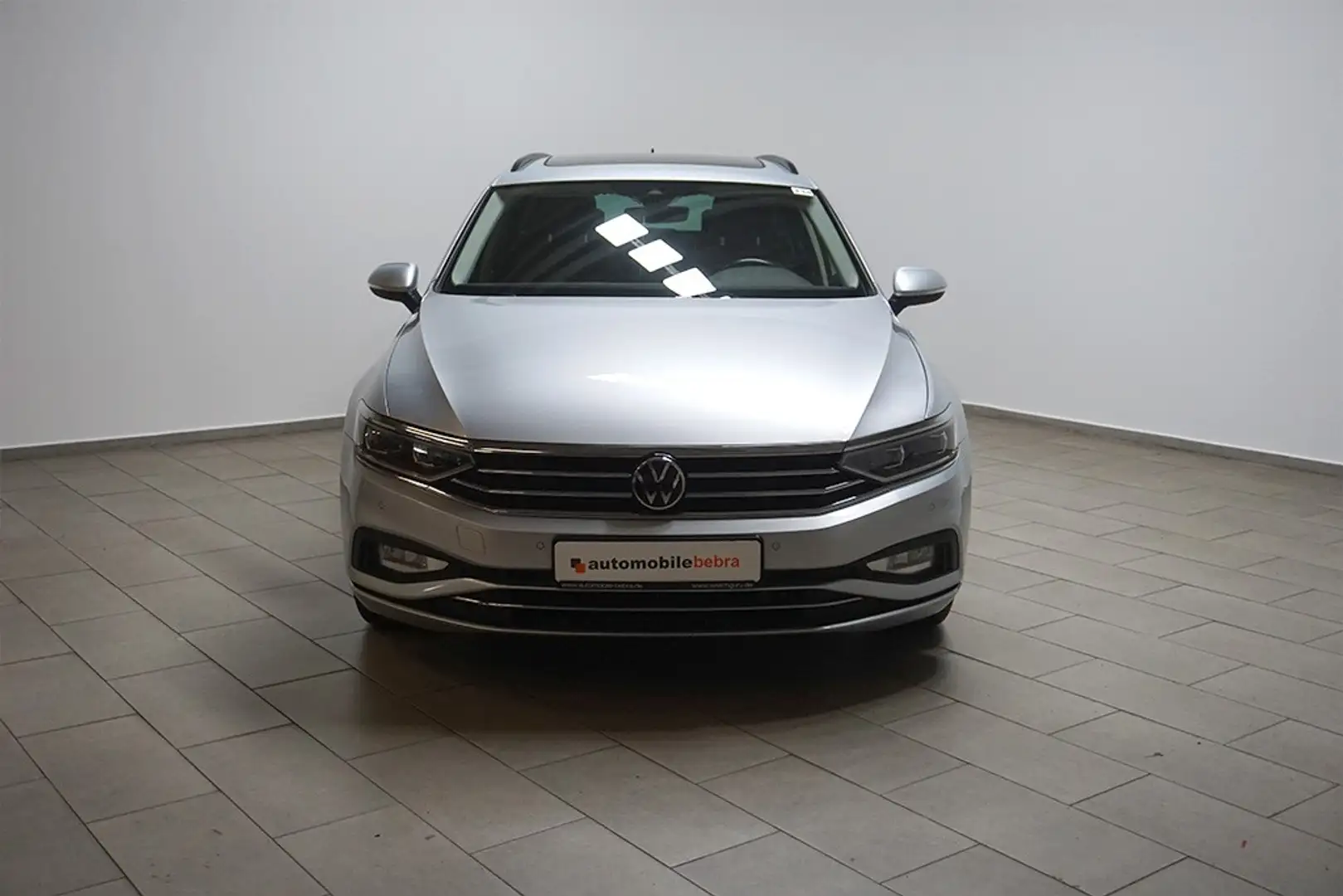 Volkswagen Passat 2.0TDI DSG Business Virtual Pano AHK Silber - 2