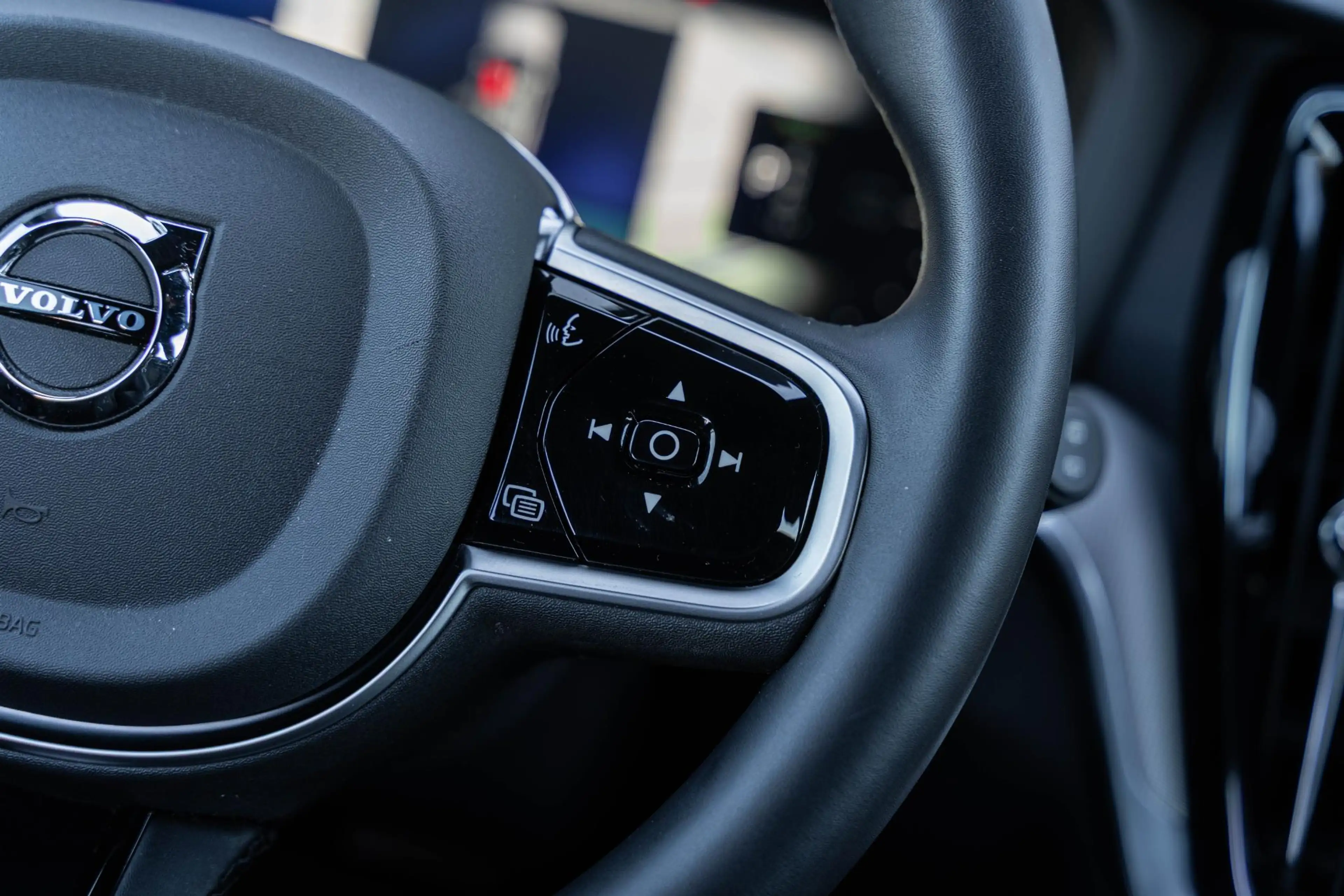 Volvo V60 2.0 T6 Plug-in Hybrid AWD Plus Dark | PHEV Long Ra — photo 15