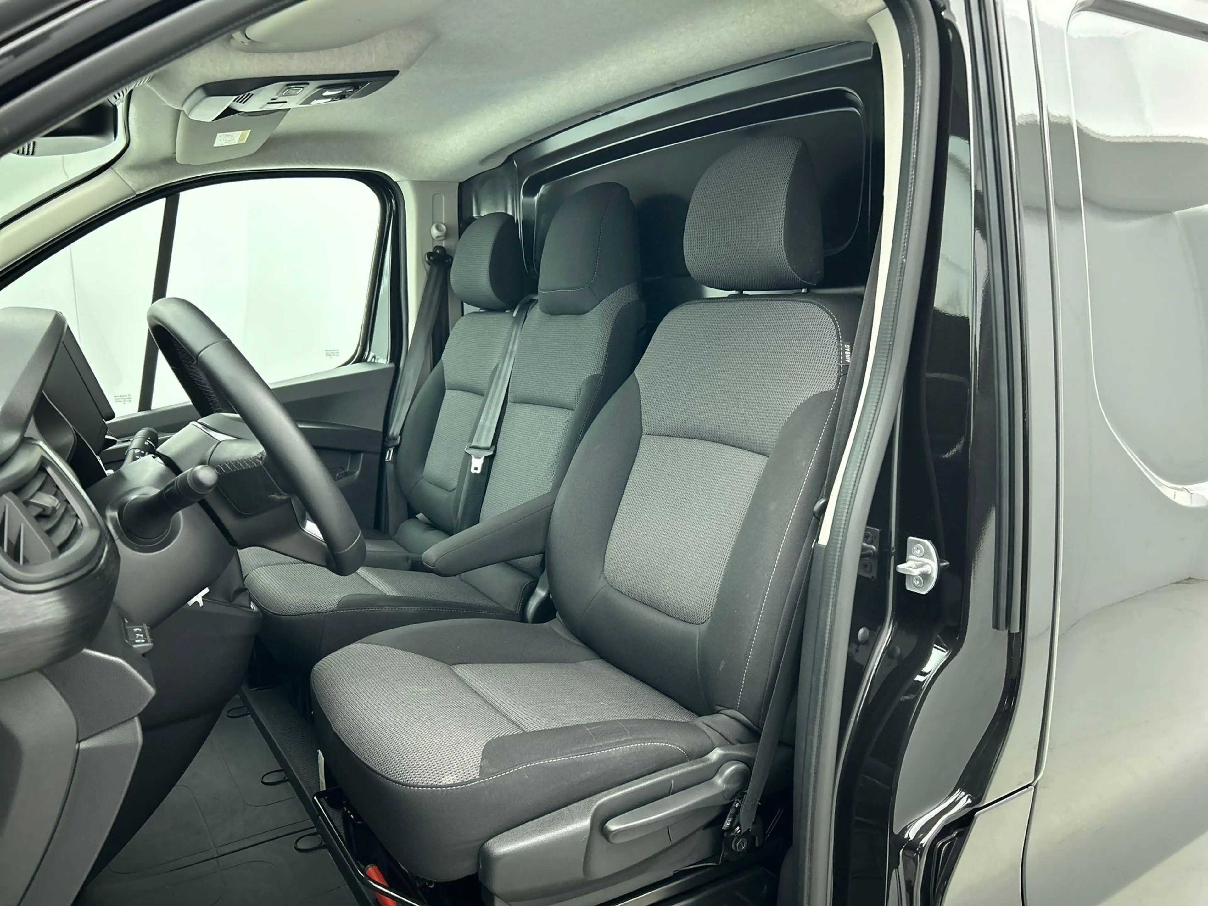 Renault Trafic 2.0 Blue dCi 150 EDC T30 L2H1 Advance Trekhaak Nav — photo 13