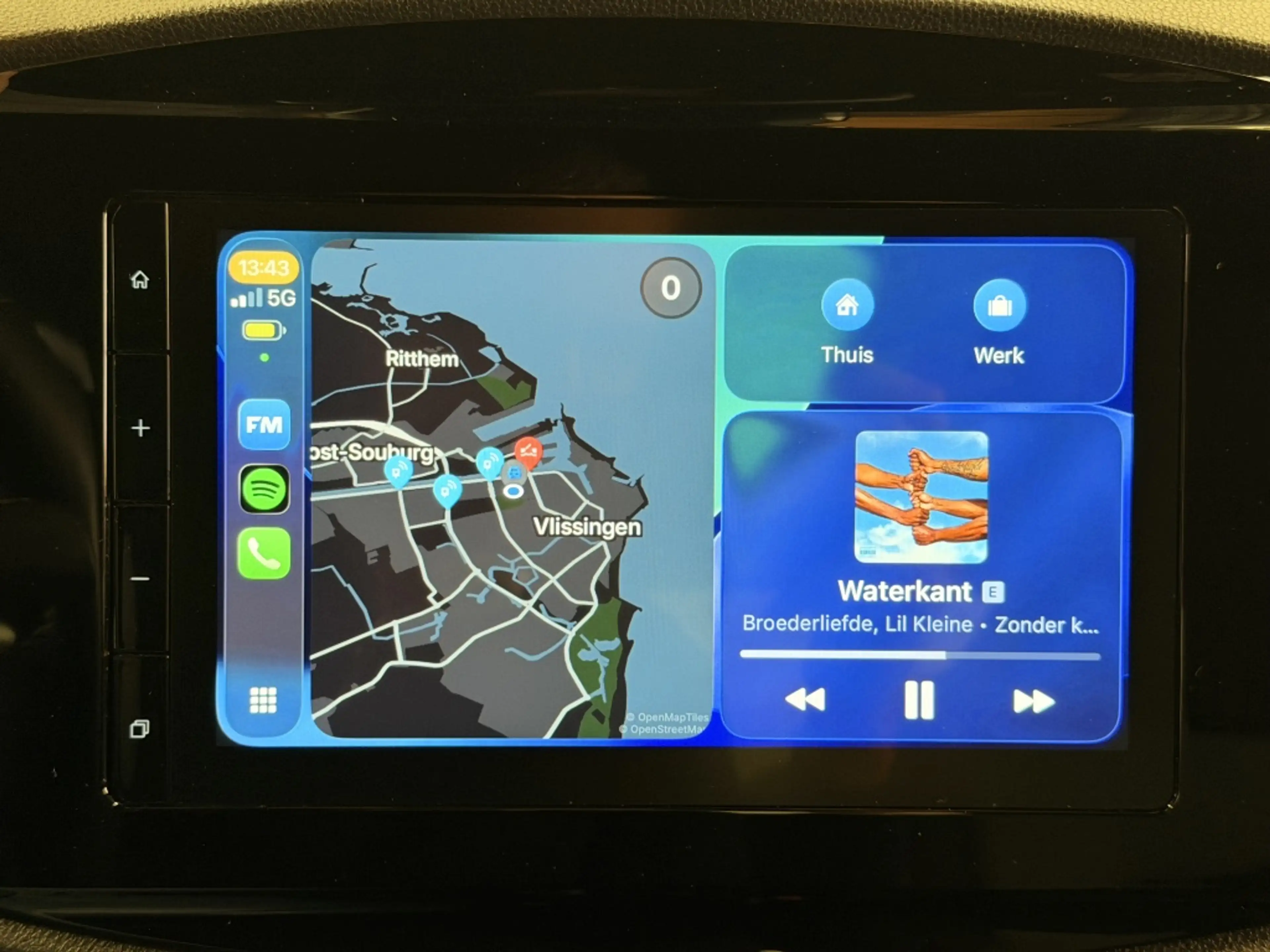 Toyota Aygo X Hybrid 115 play — photo 28