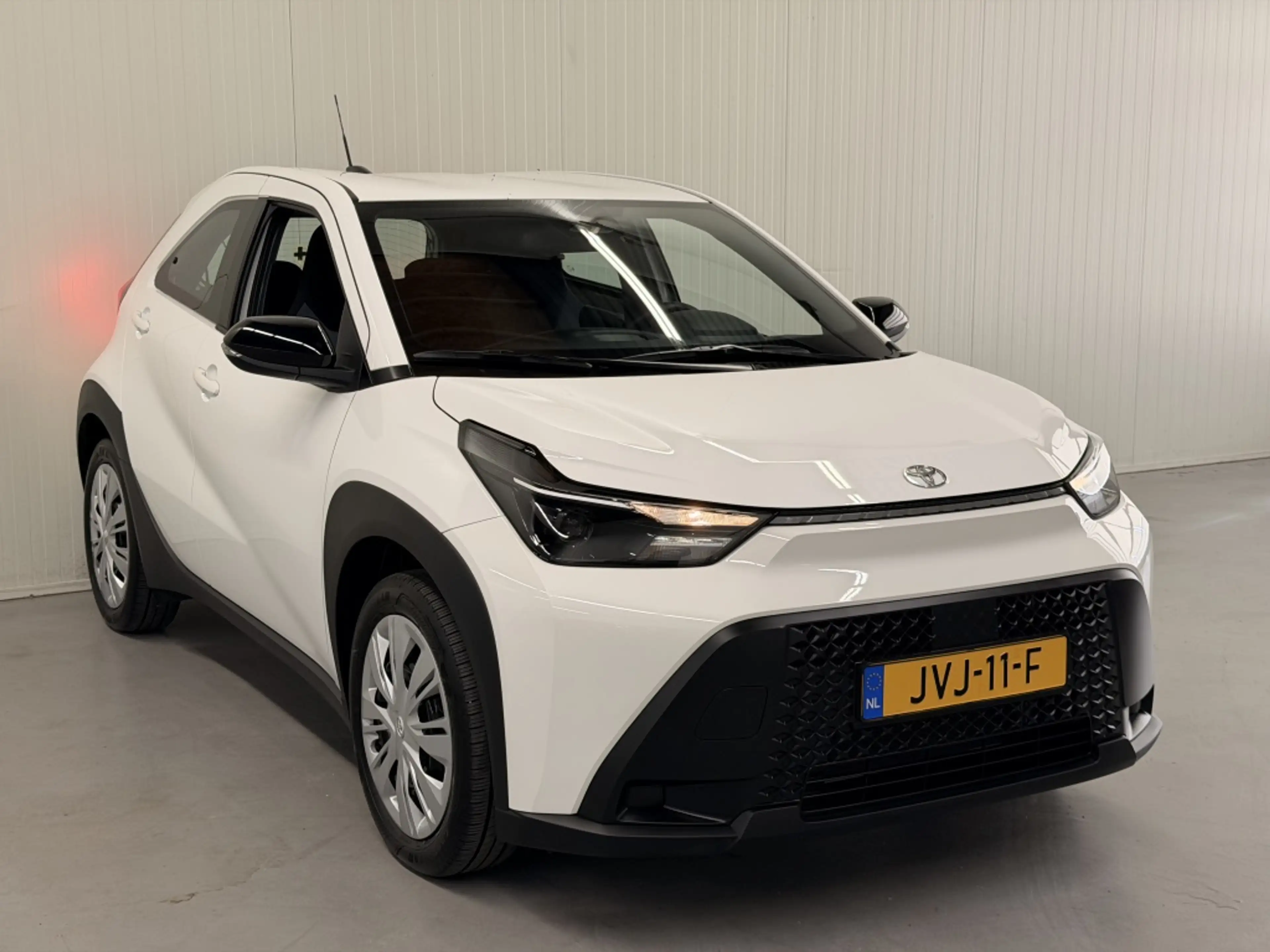 Toyota Aygo X Hybrid 115 play — photo 8