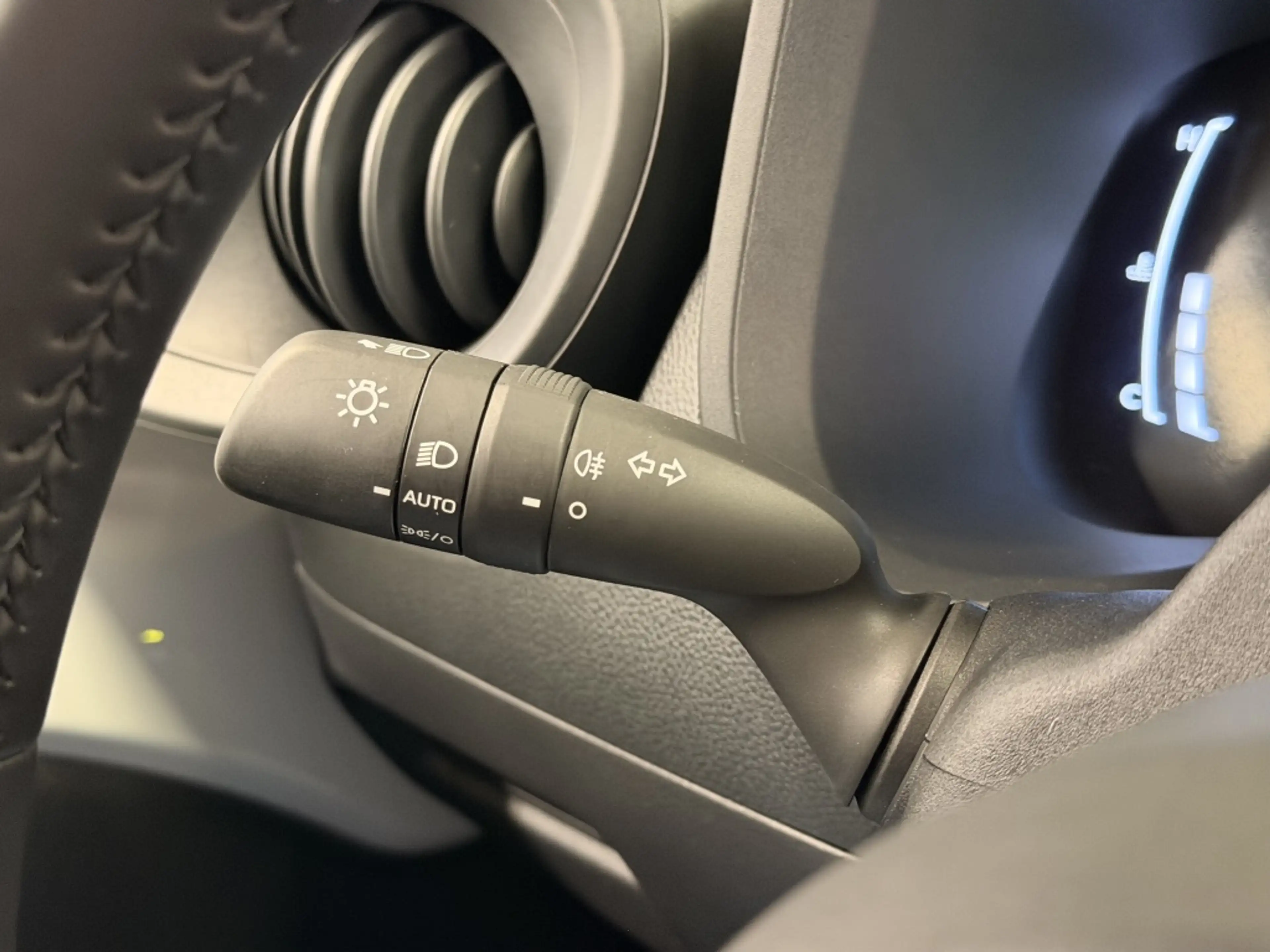 Toyota Aygo X Hybrid 115 play — photo 21