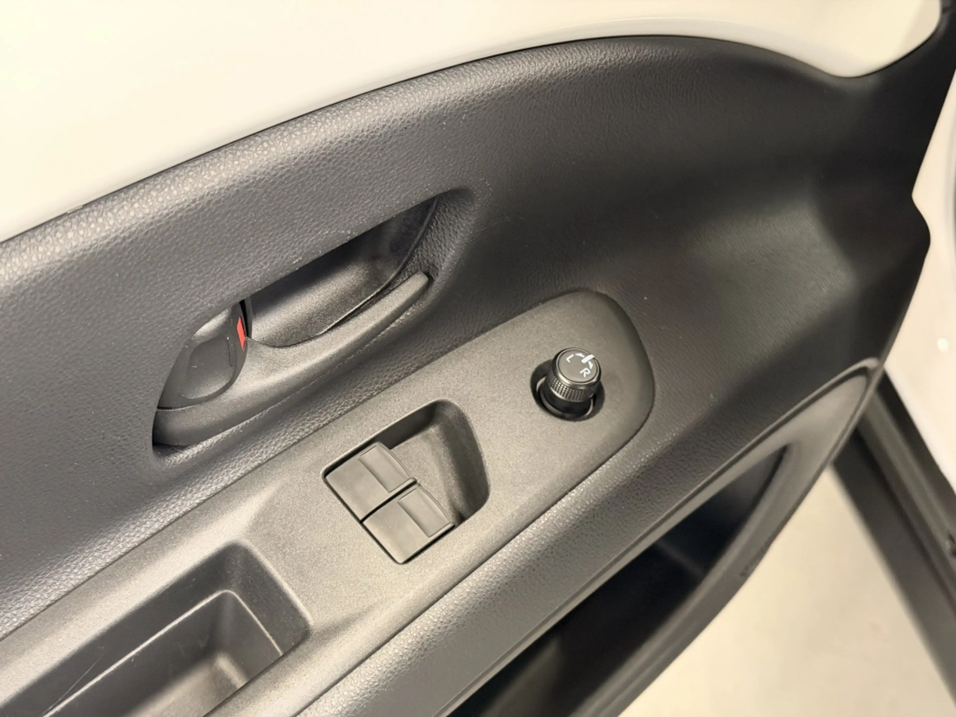 Toyota Aygo X Hybrid 115 play — photo 19